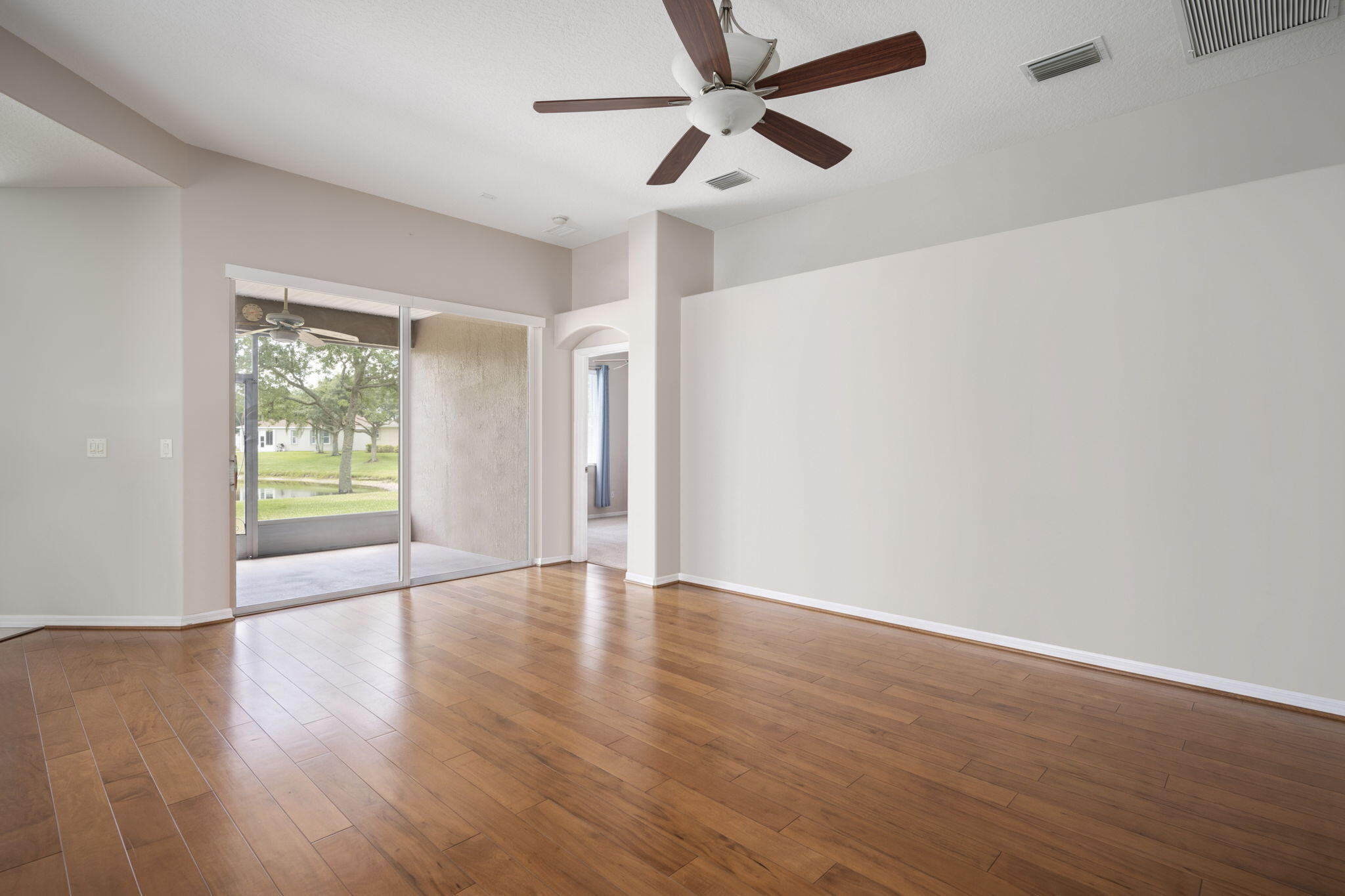 1336 Shoreline Circle Property Photo 7
