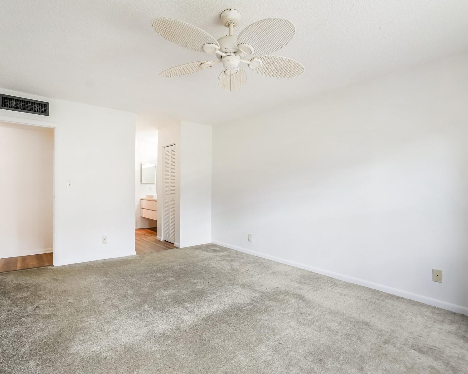 6201 N Falls Cir Drive 109 Property Photo 15