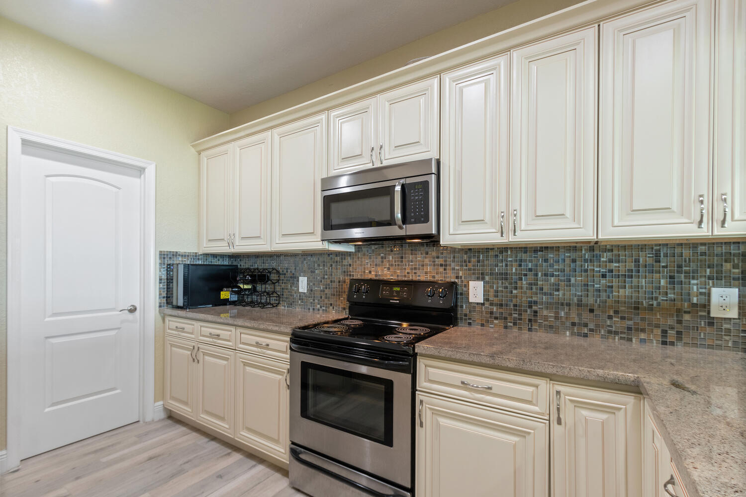 316 N Lake Drive Property Photo 10