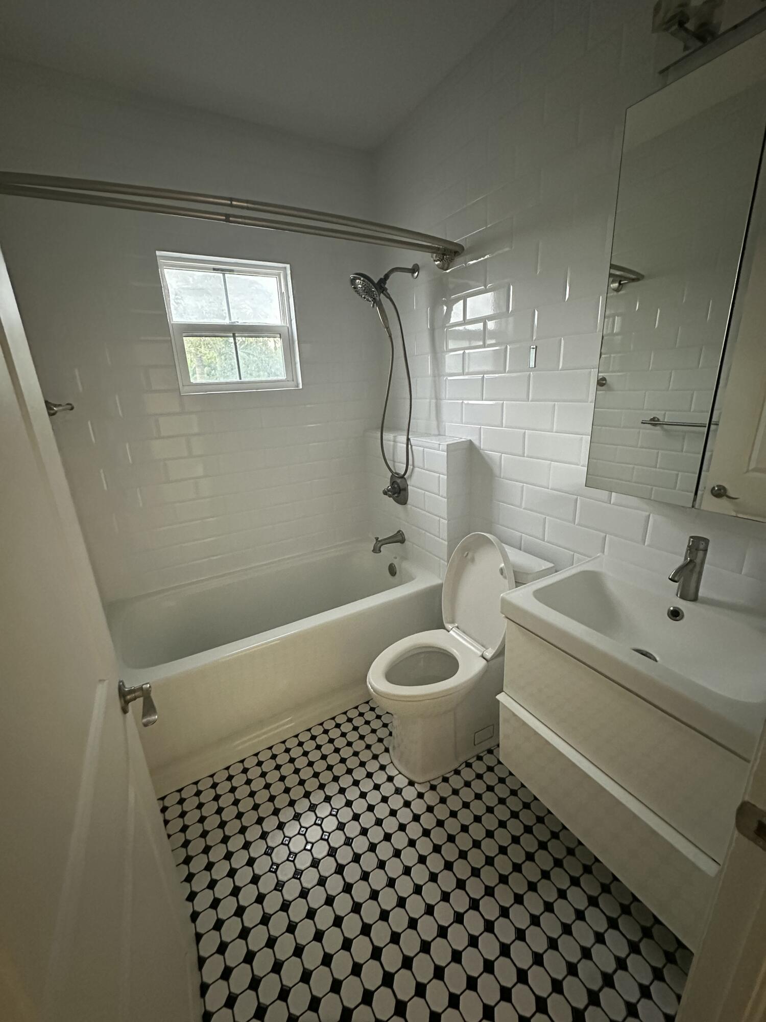 729 Se 2nd Avenue Property Photo 6