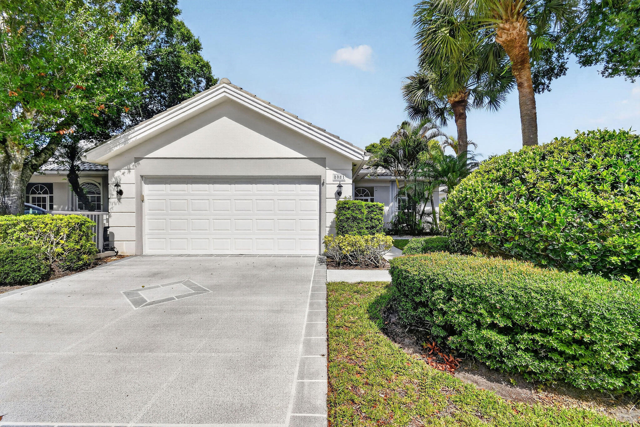 8081 Se Double Tree Drive Property Photo 1