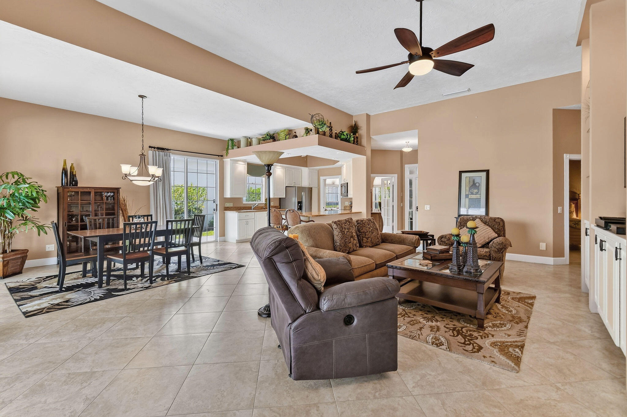 8081 Se Double Tree Drive Property Photo 12