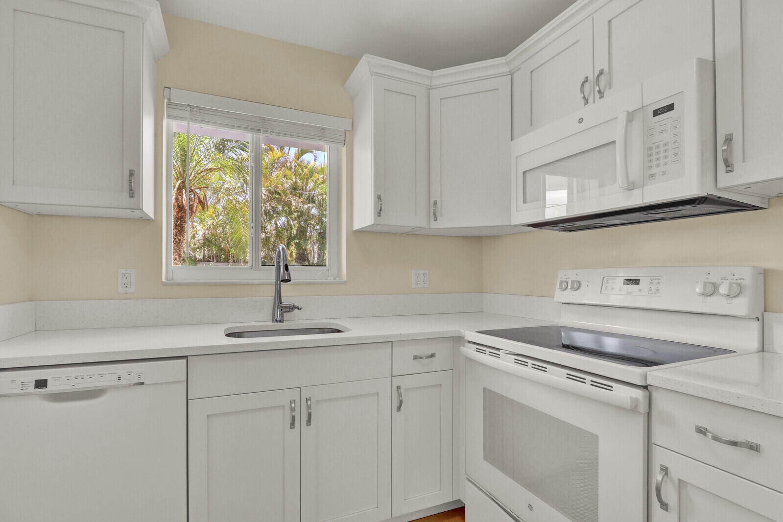 9 Westwood Avenue 102b Property Photo 23