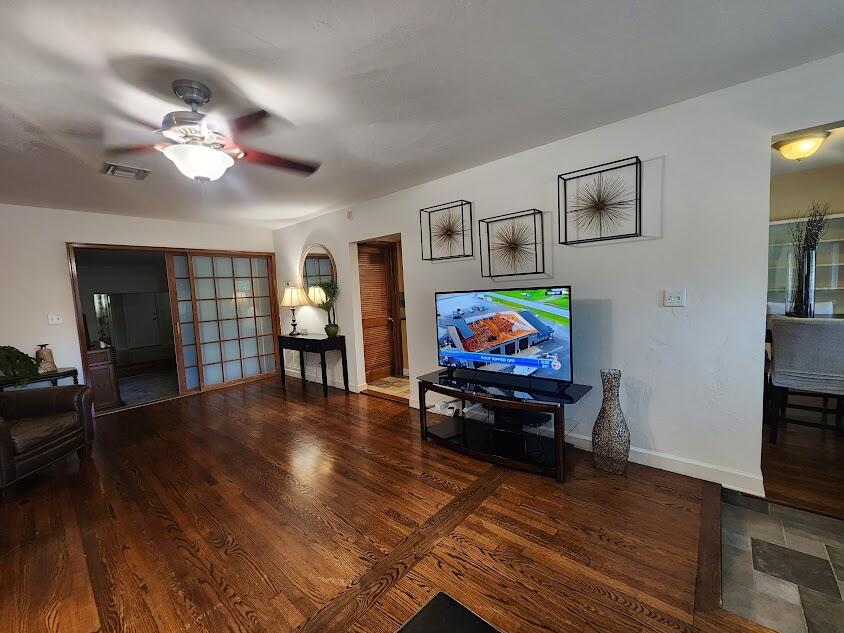 1207 Ne 12th Avenue Property Photo 6