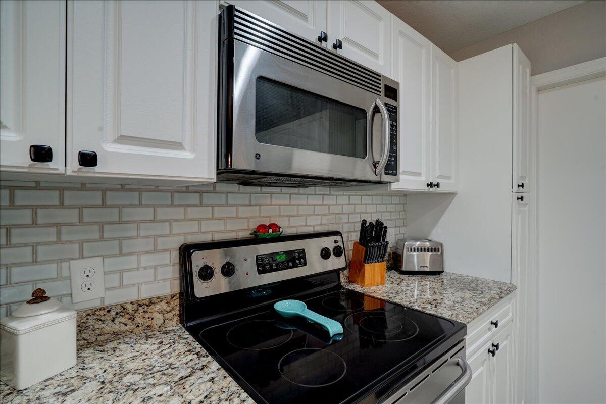 6633 Old Farm Trail Property Photo 8