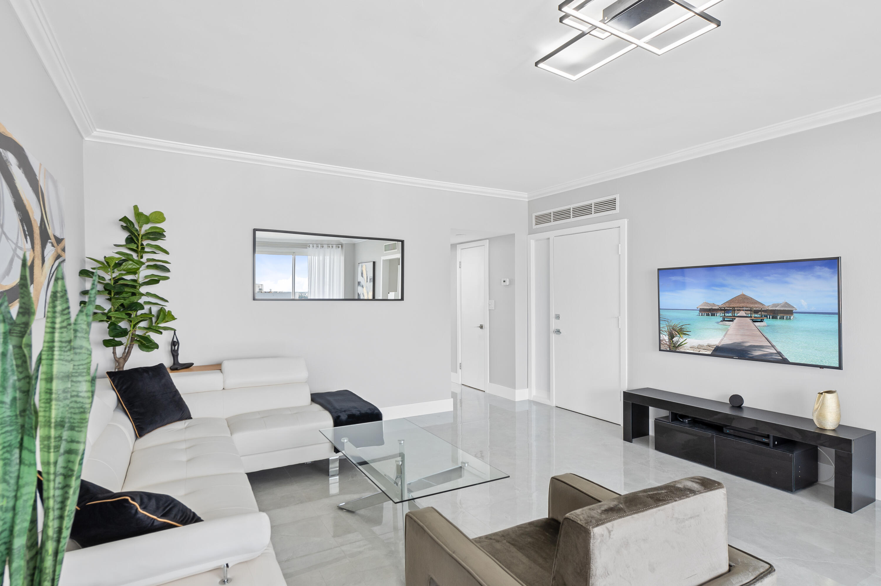 2800 E Sunrise Boulevard 19d Property Photo 12