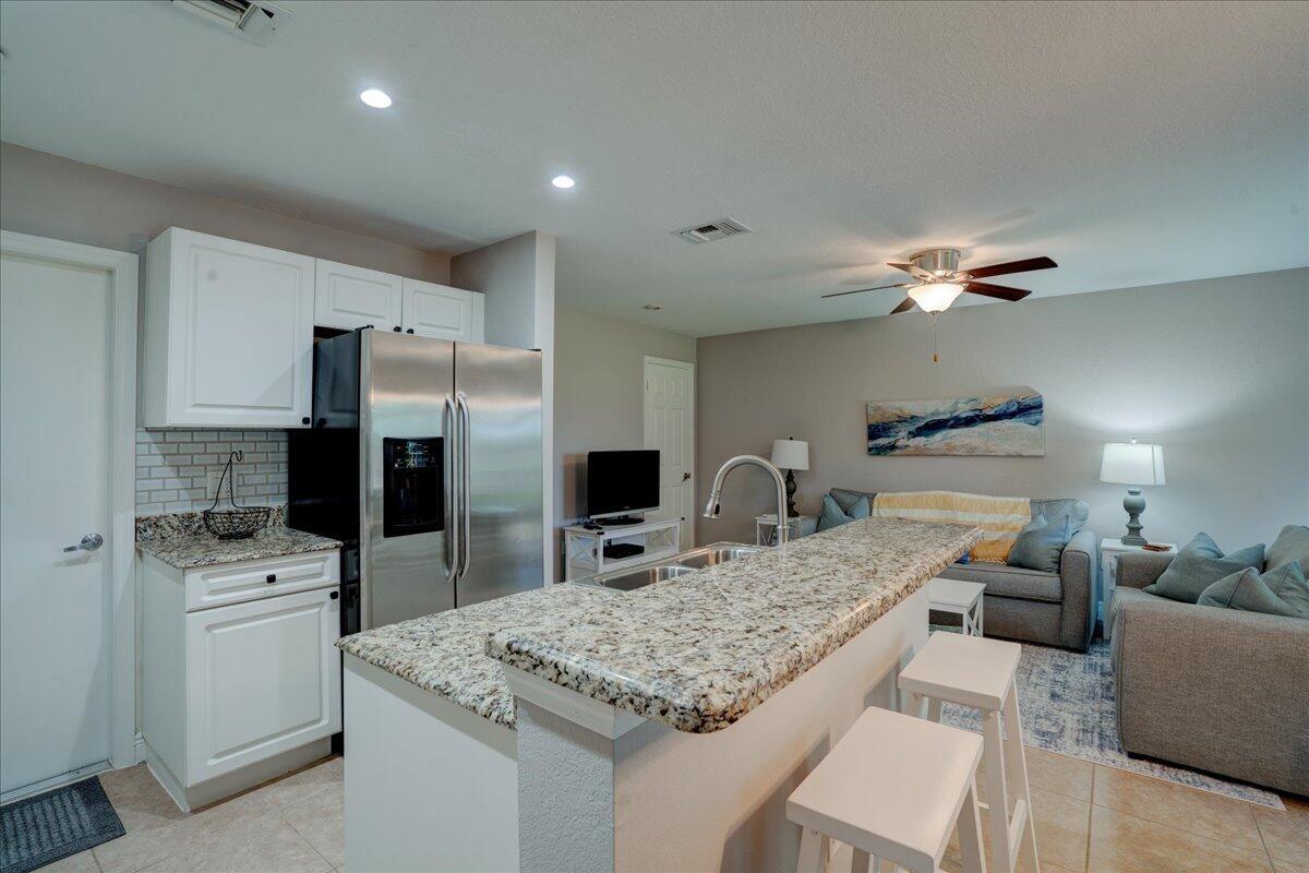 6633 Old Farm Trail Property Photo 7