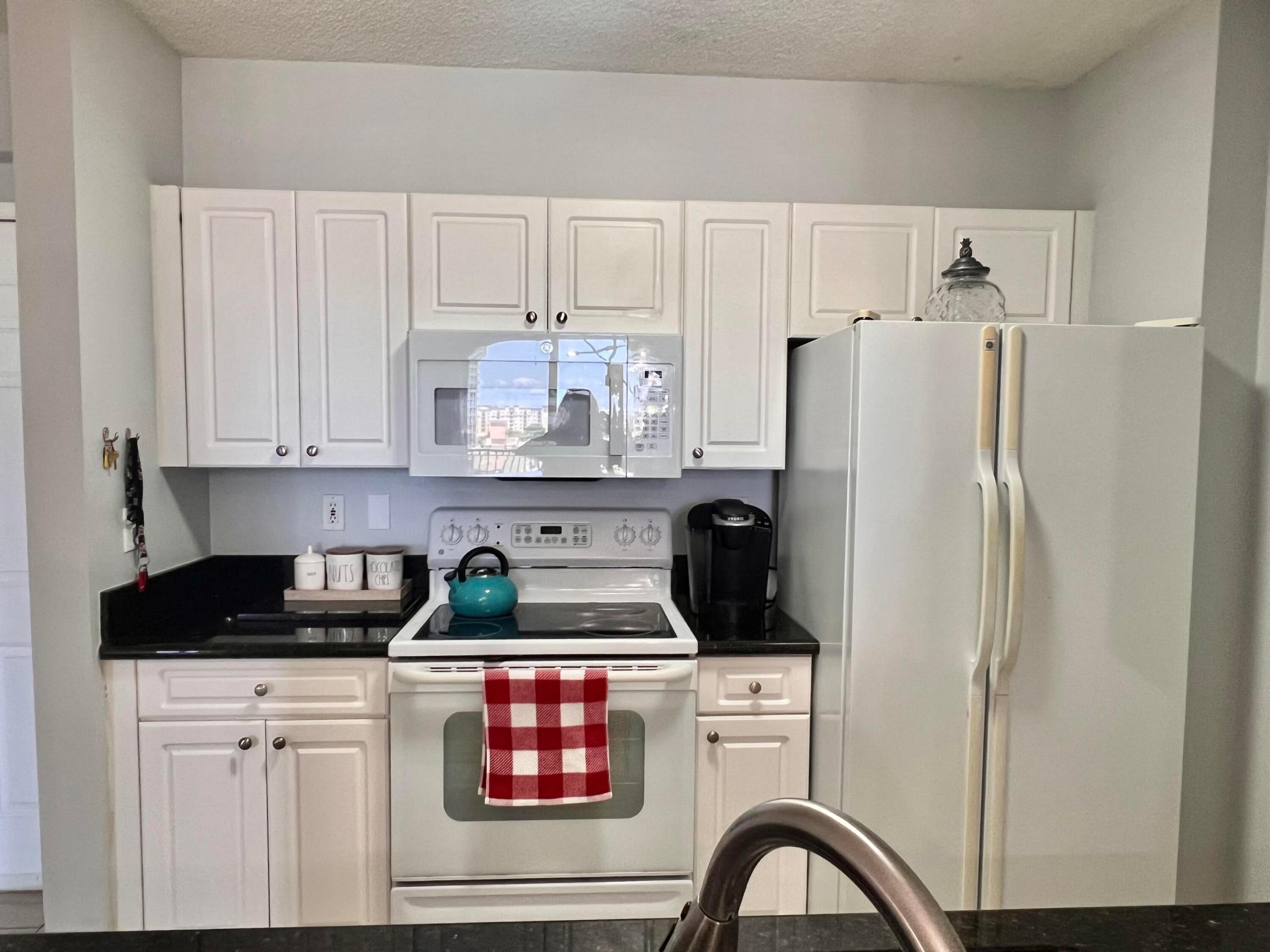 651 Okeechobee Boulevard 706 Property Photo 18