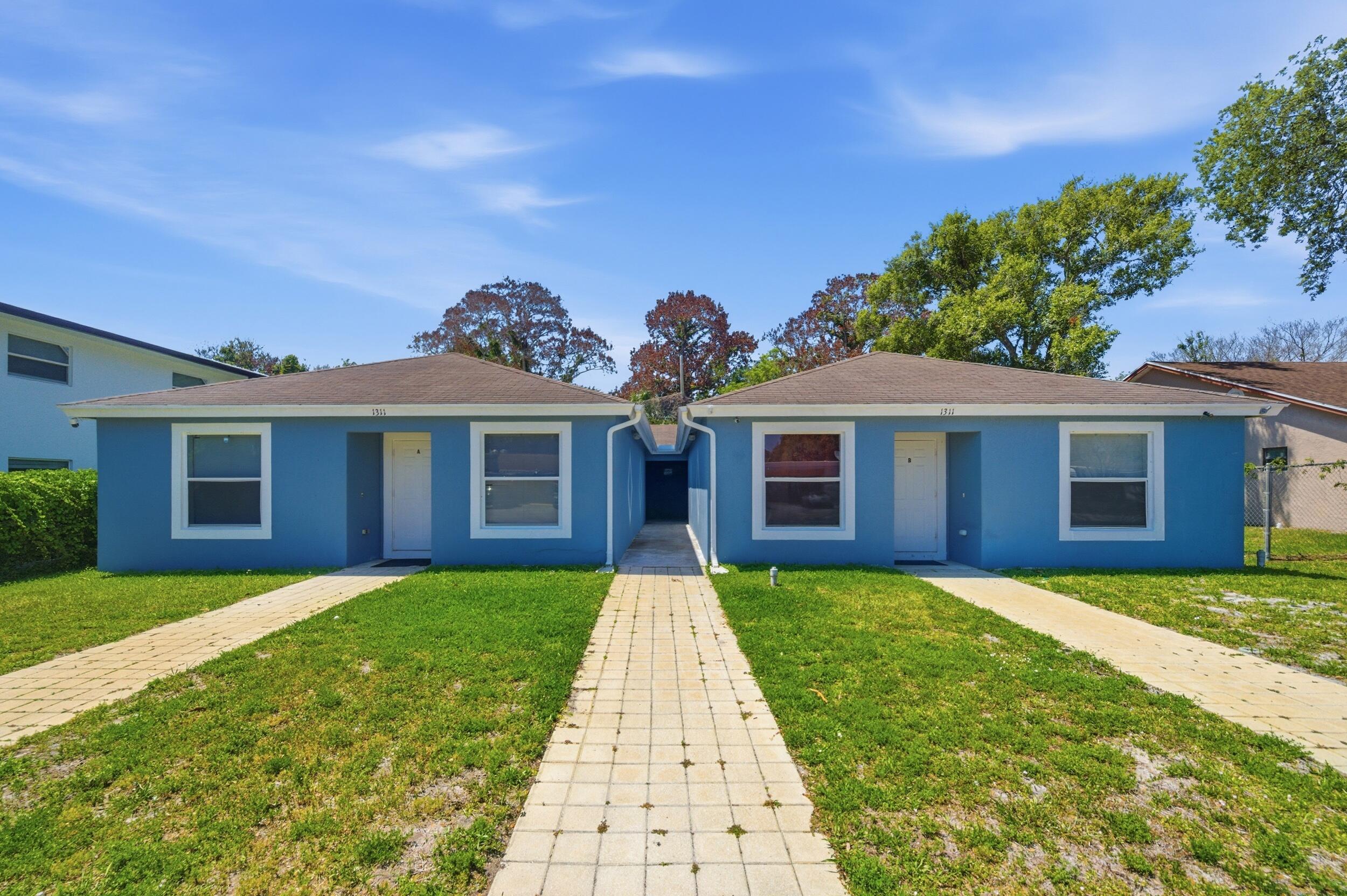 1311 Emerald Terrace