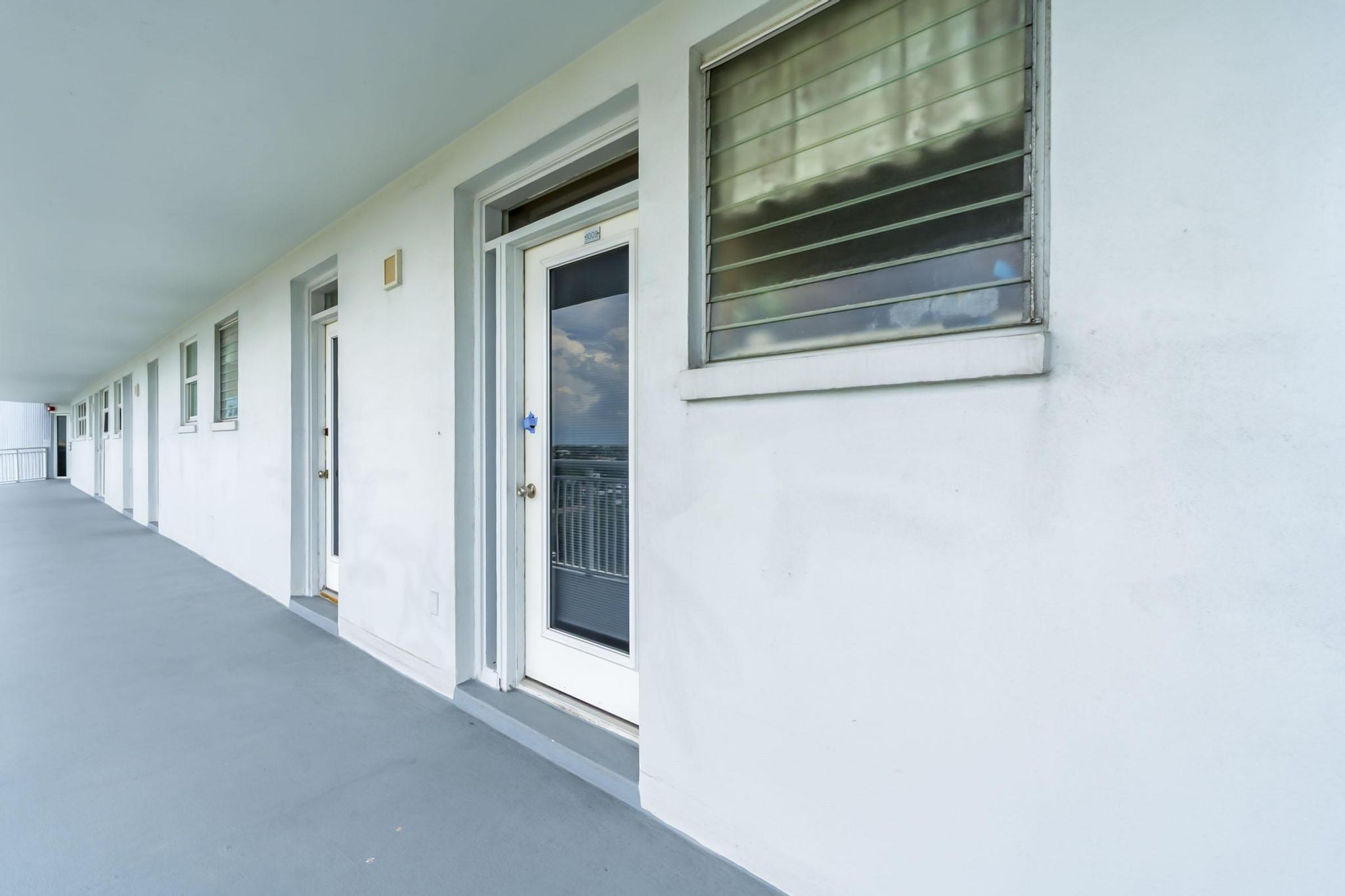 1920 S Ocean Drive 1009 Property Photo 10