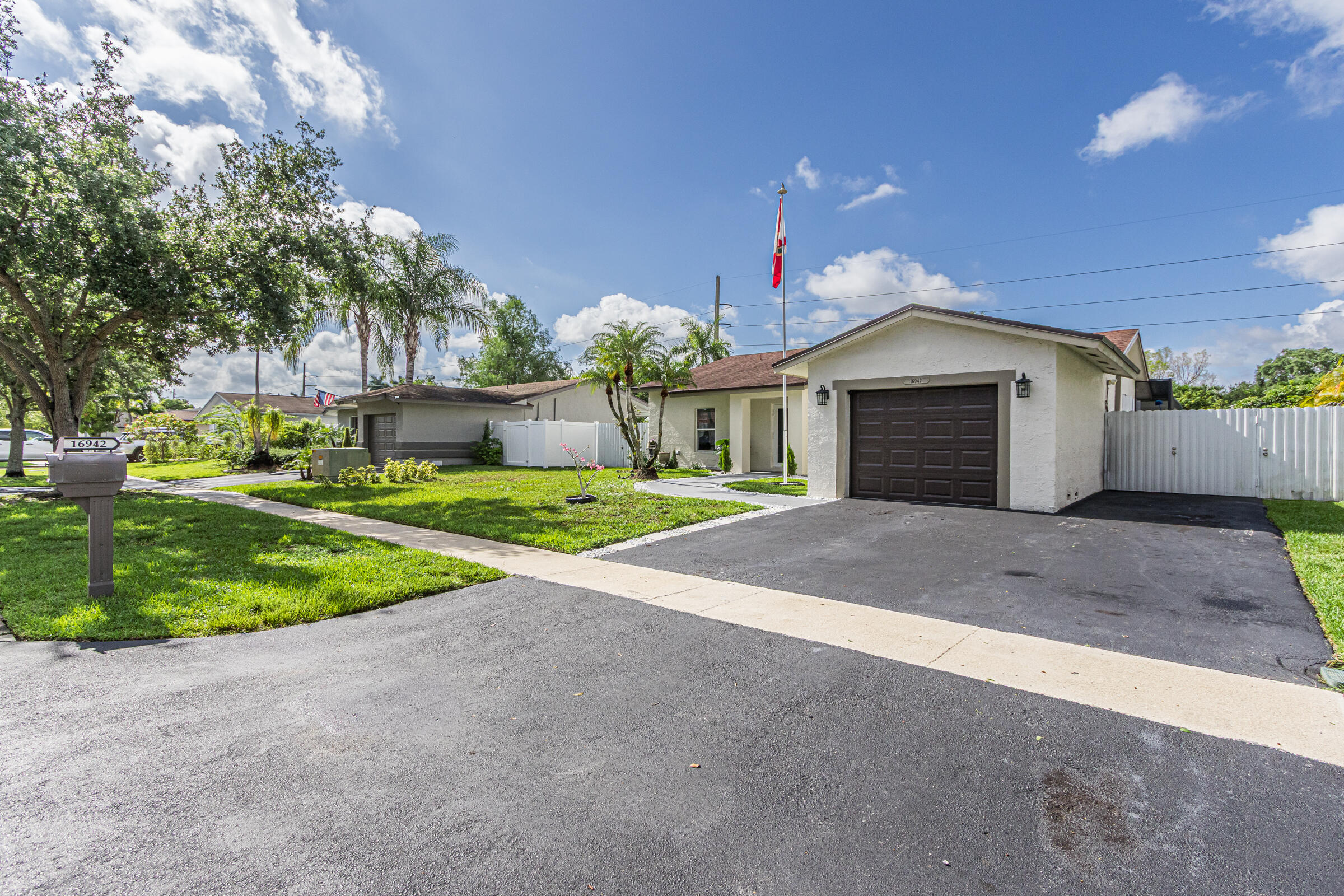 16942 Sw 5th Way Property Photo 1