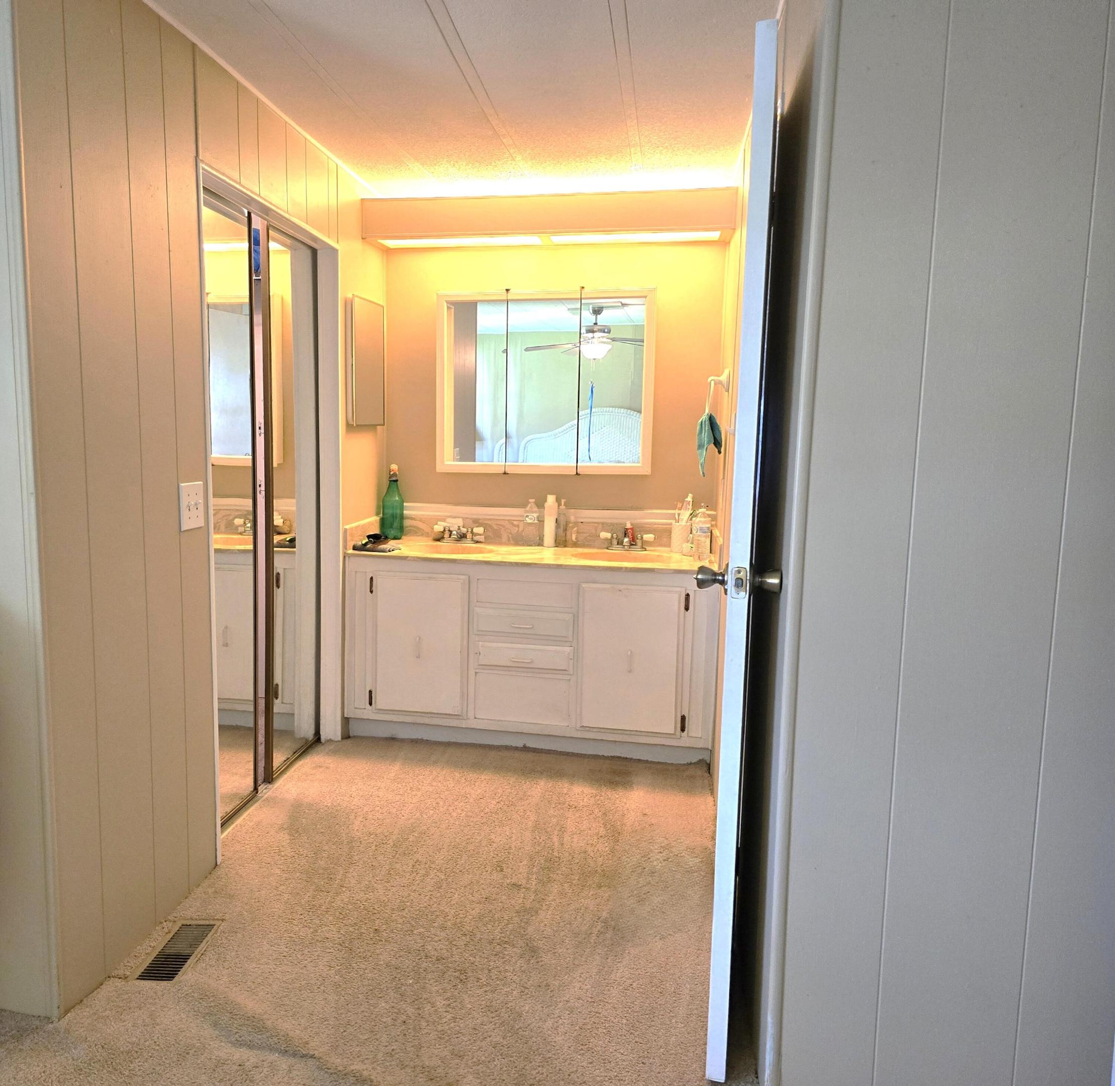 7 Madrid Lane Property Photo 14