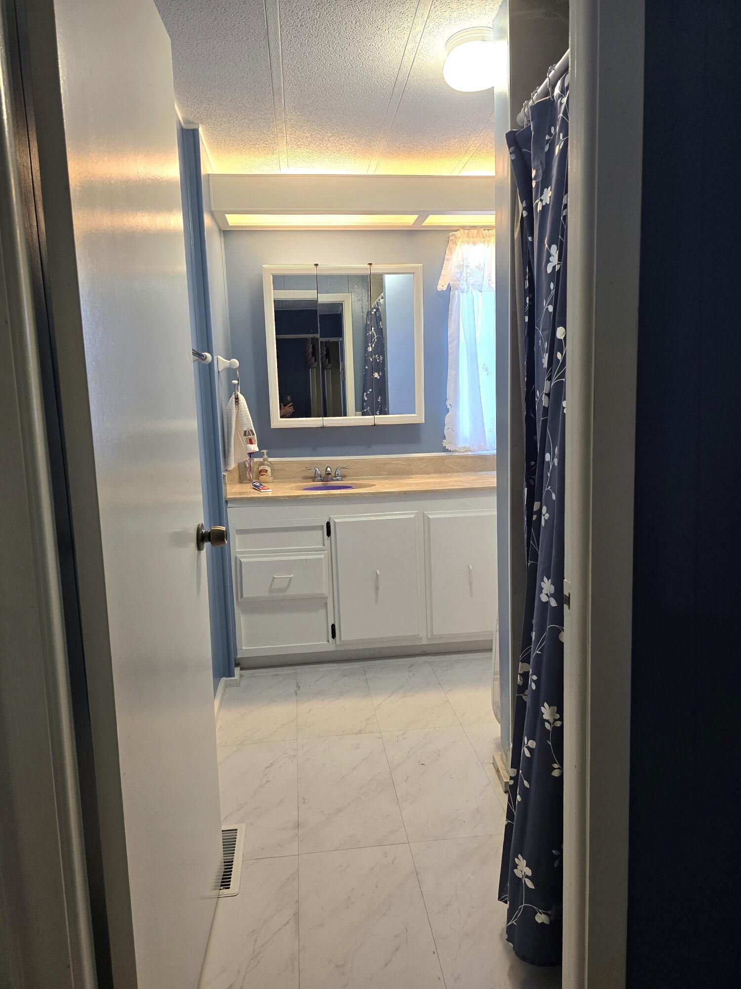 7 Madrid Lane Property Photo 18