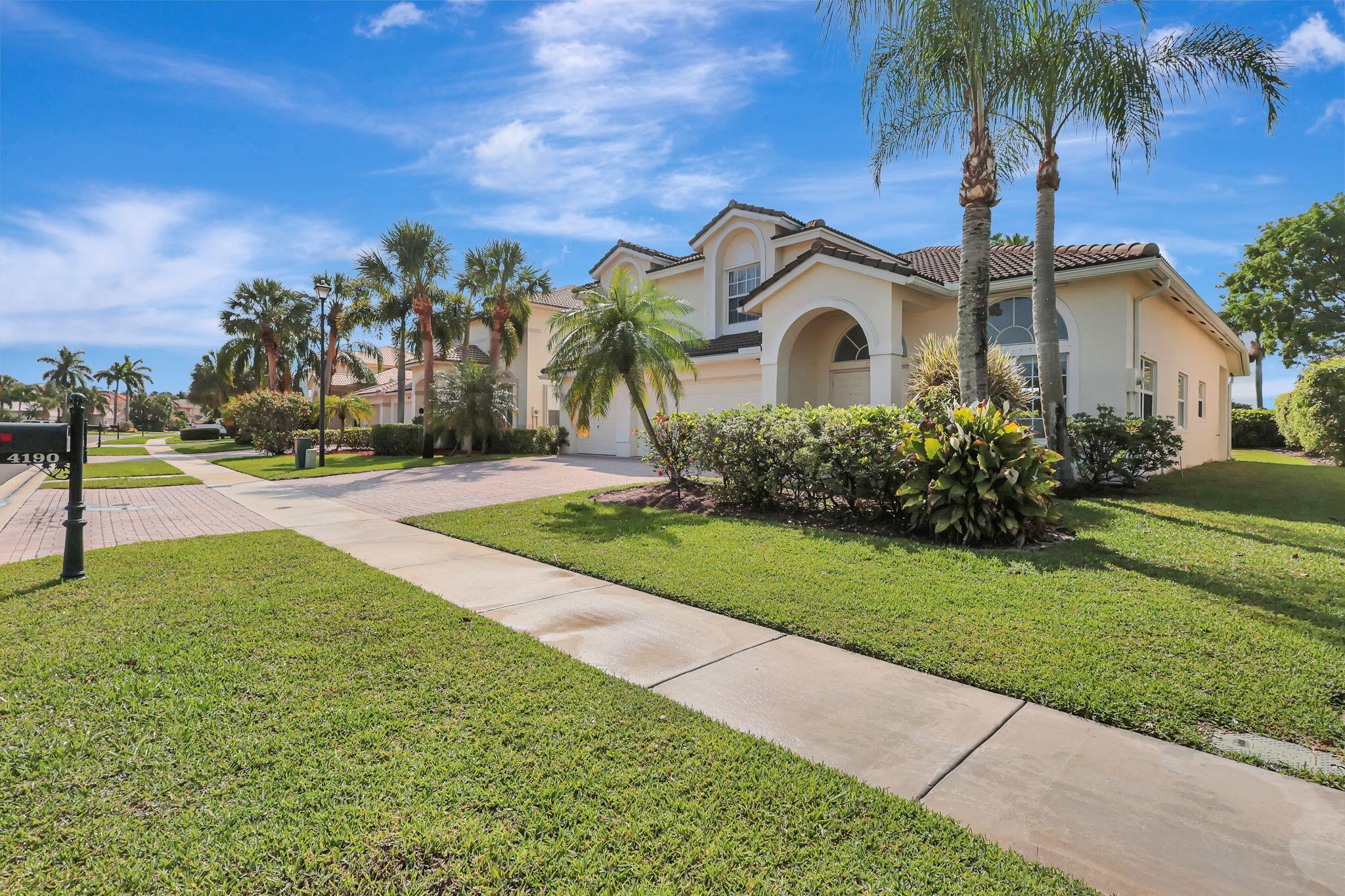4190 Bahia Isle Circle Property Photo 4
