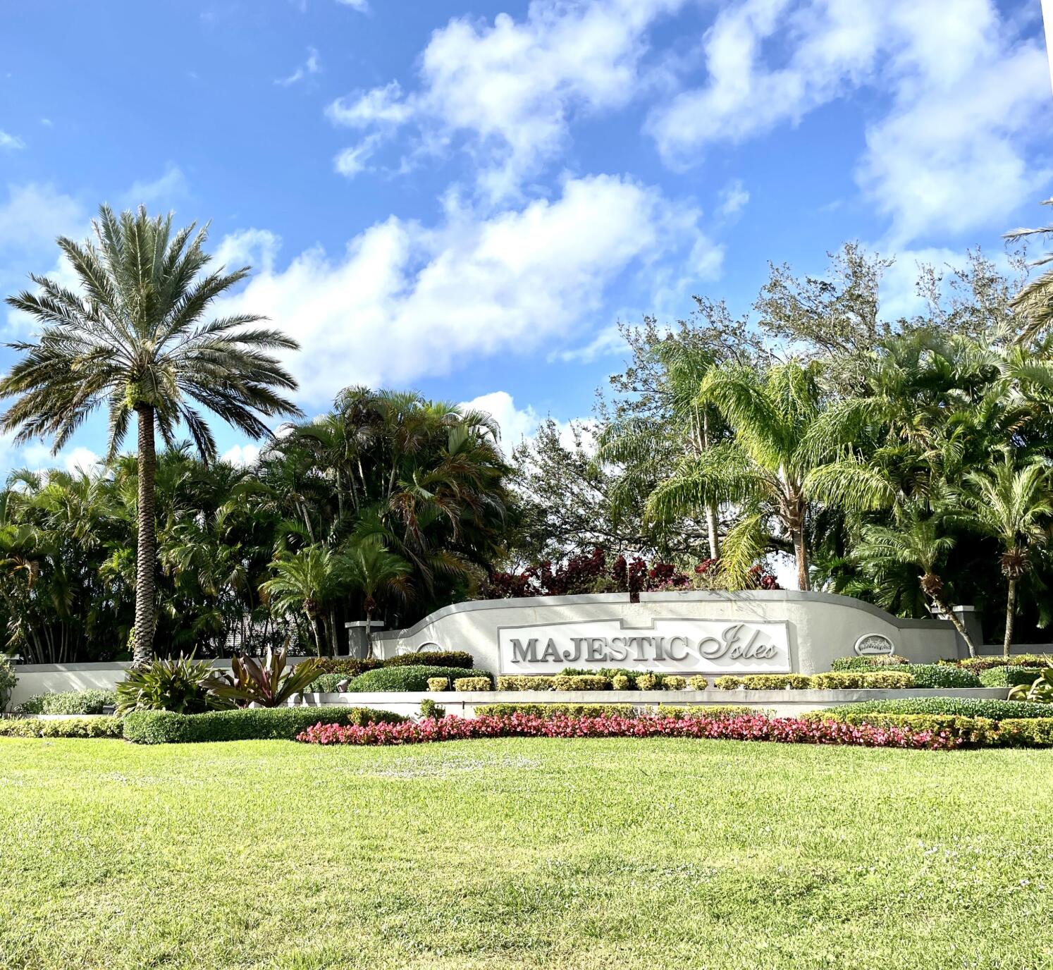10921 Royal Caribbean Circle Property Photo 3