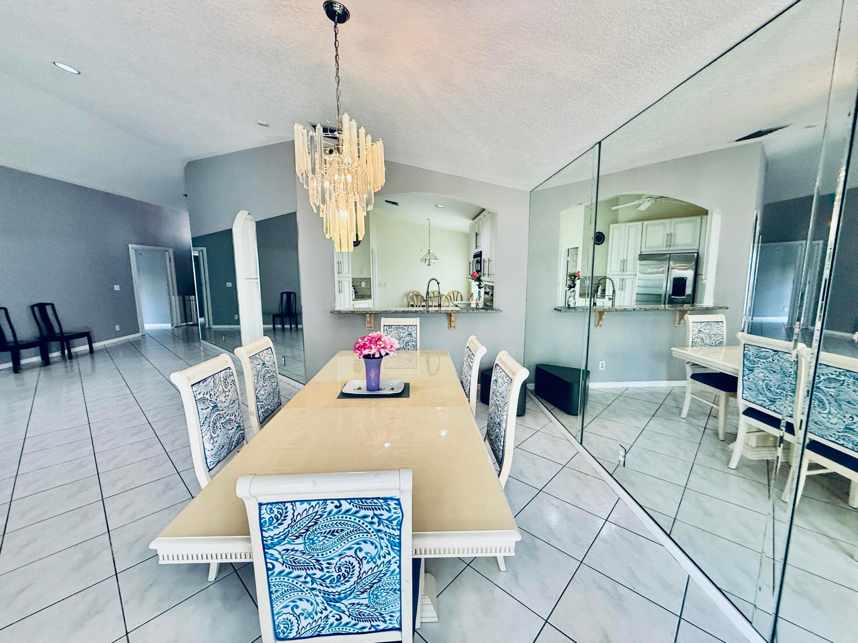 10921 Royal Caribbean Circle Property Photo 10