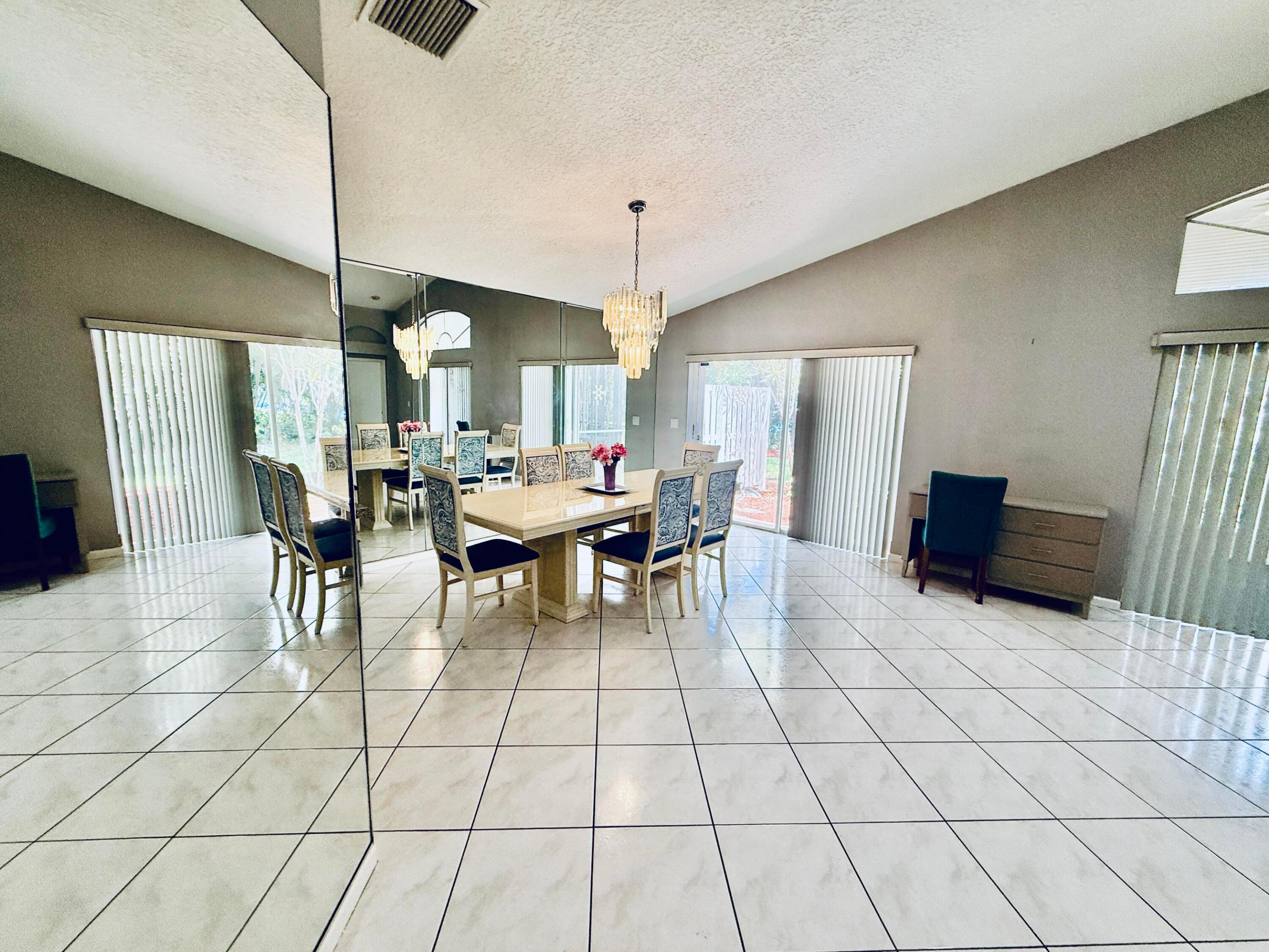 10921 Royal Caribbean Circle Property Photo 12