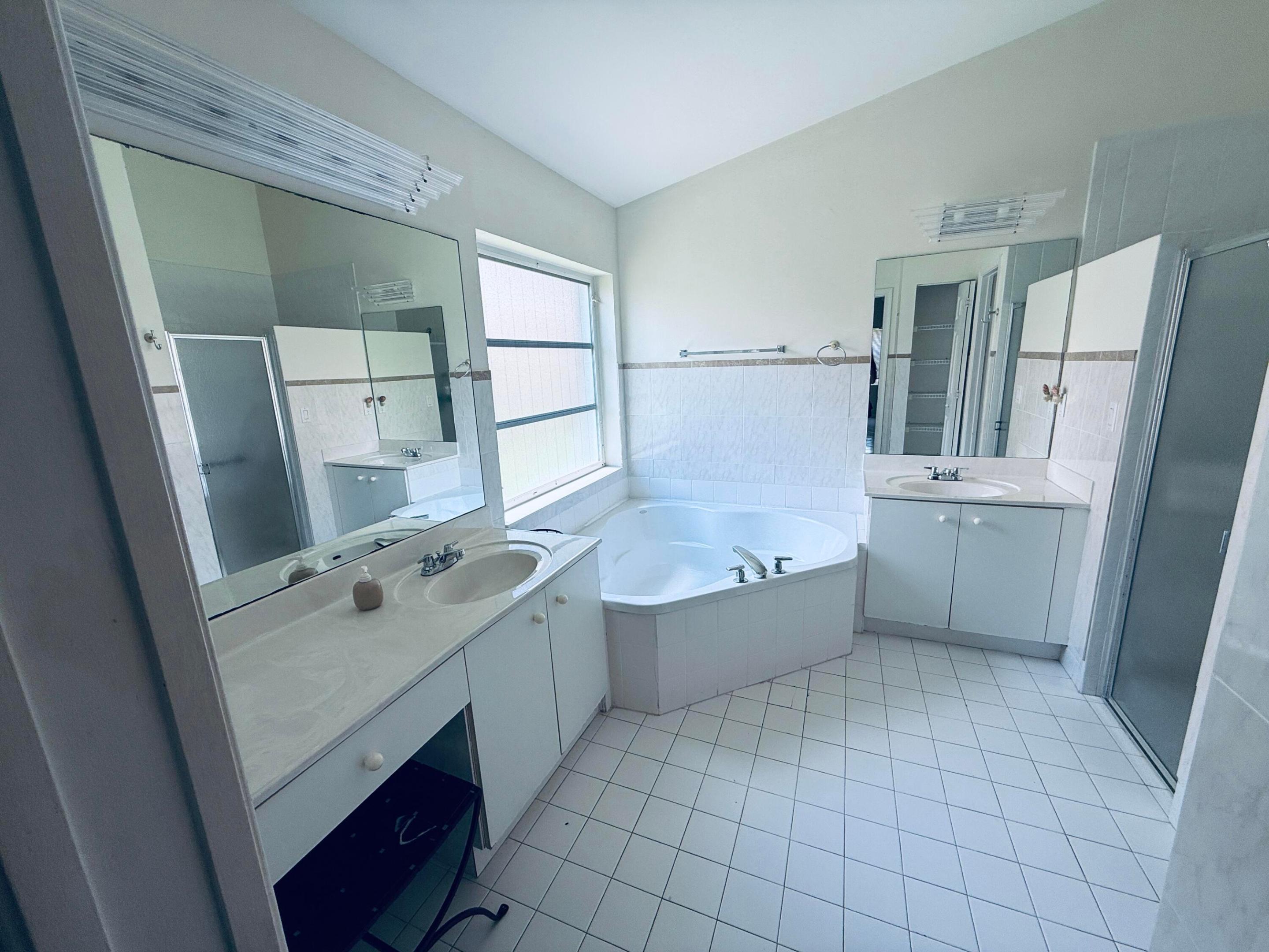 10921 Royal Caribbean Circle Property Photo 19
