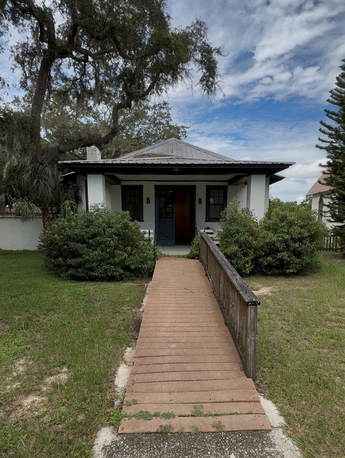 18 E Pleasant Street Property Photo 12
