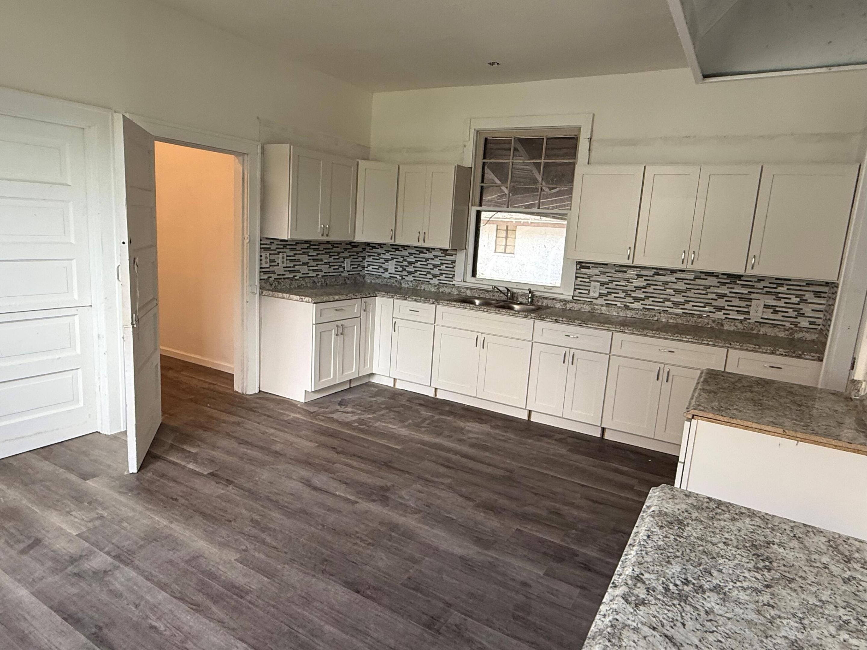 18 E Pleasant Street Property Photo 23