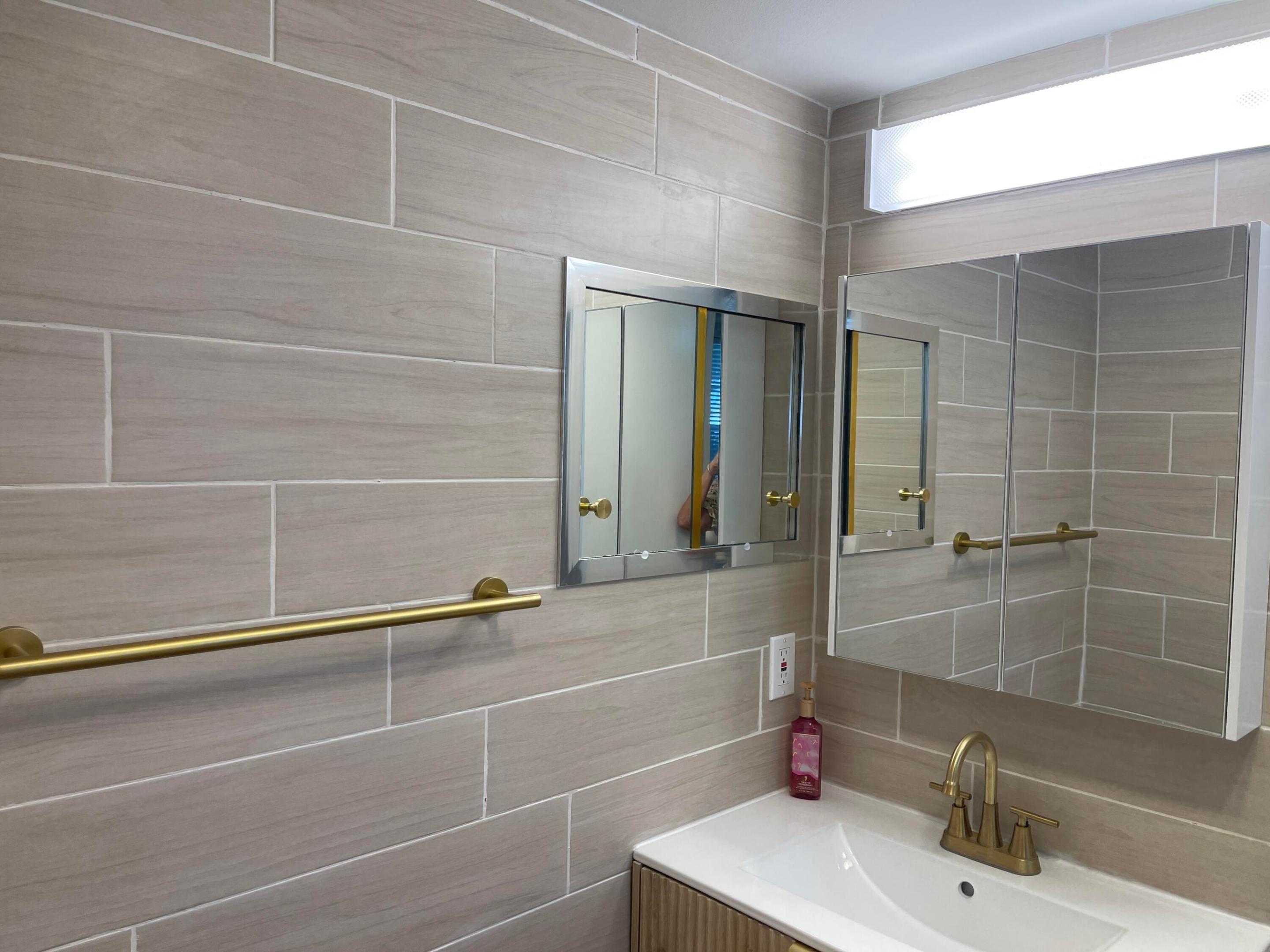 188 Cambridge H Property Photo 1