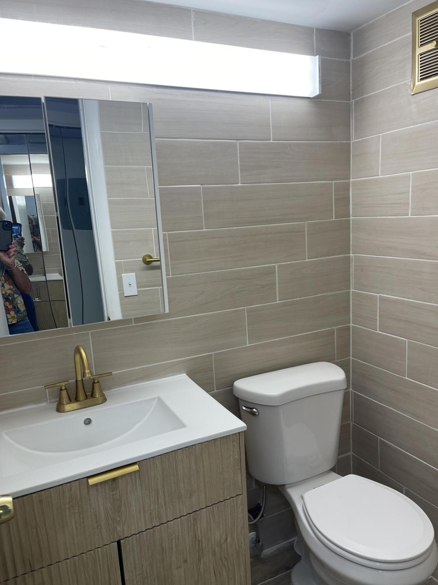 188 Cambridge H Property Photo 2