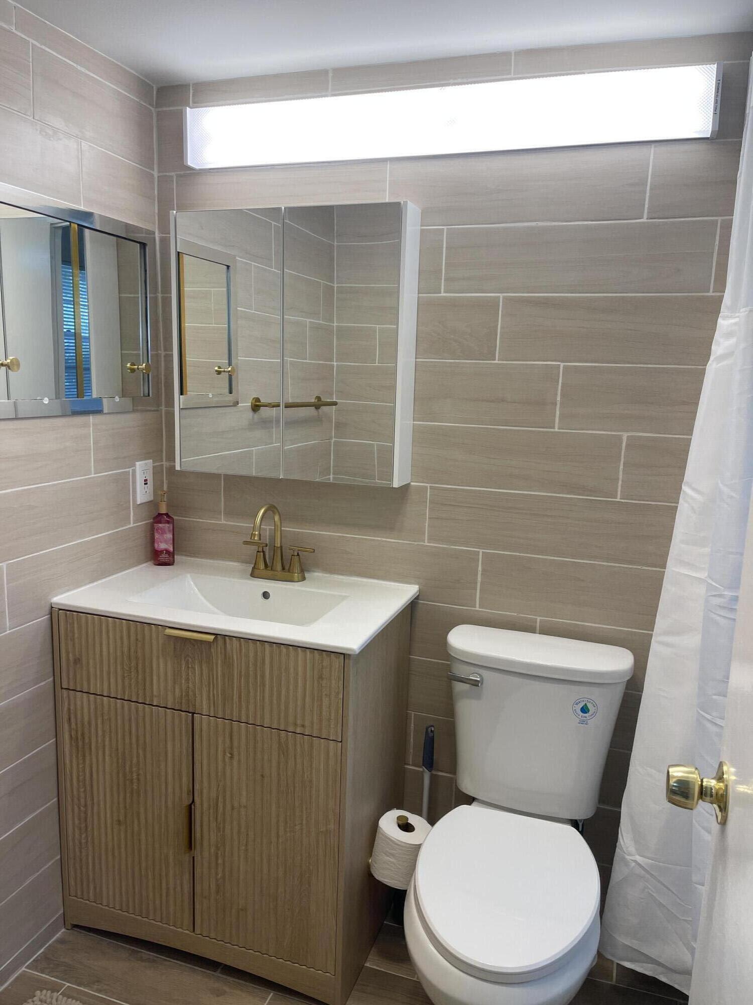 188 Cambridge H Property Photo 3