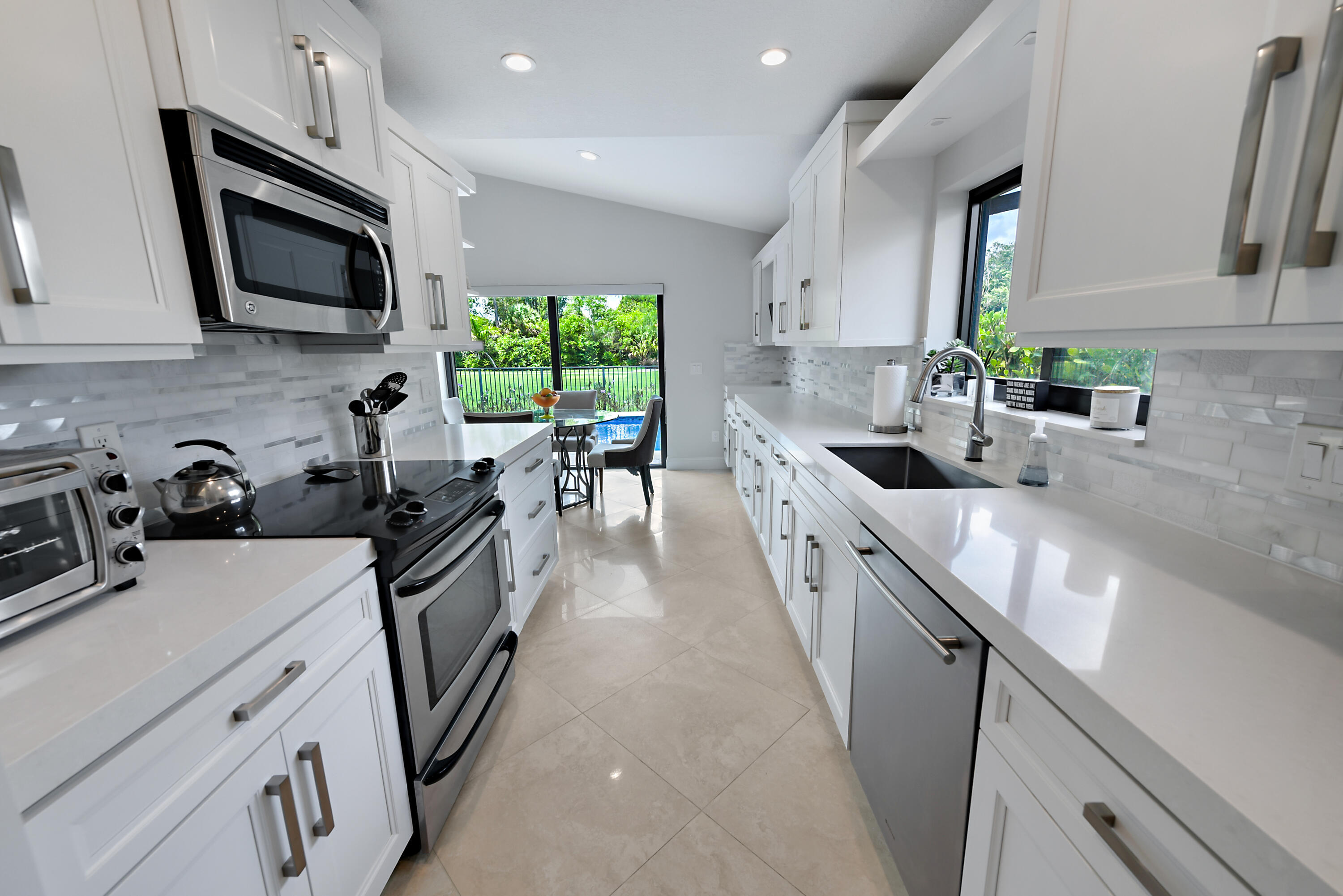 11204 Cloverleaf Circle Property Photo 19