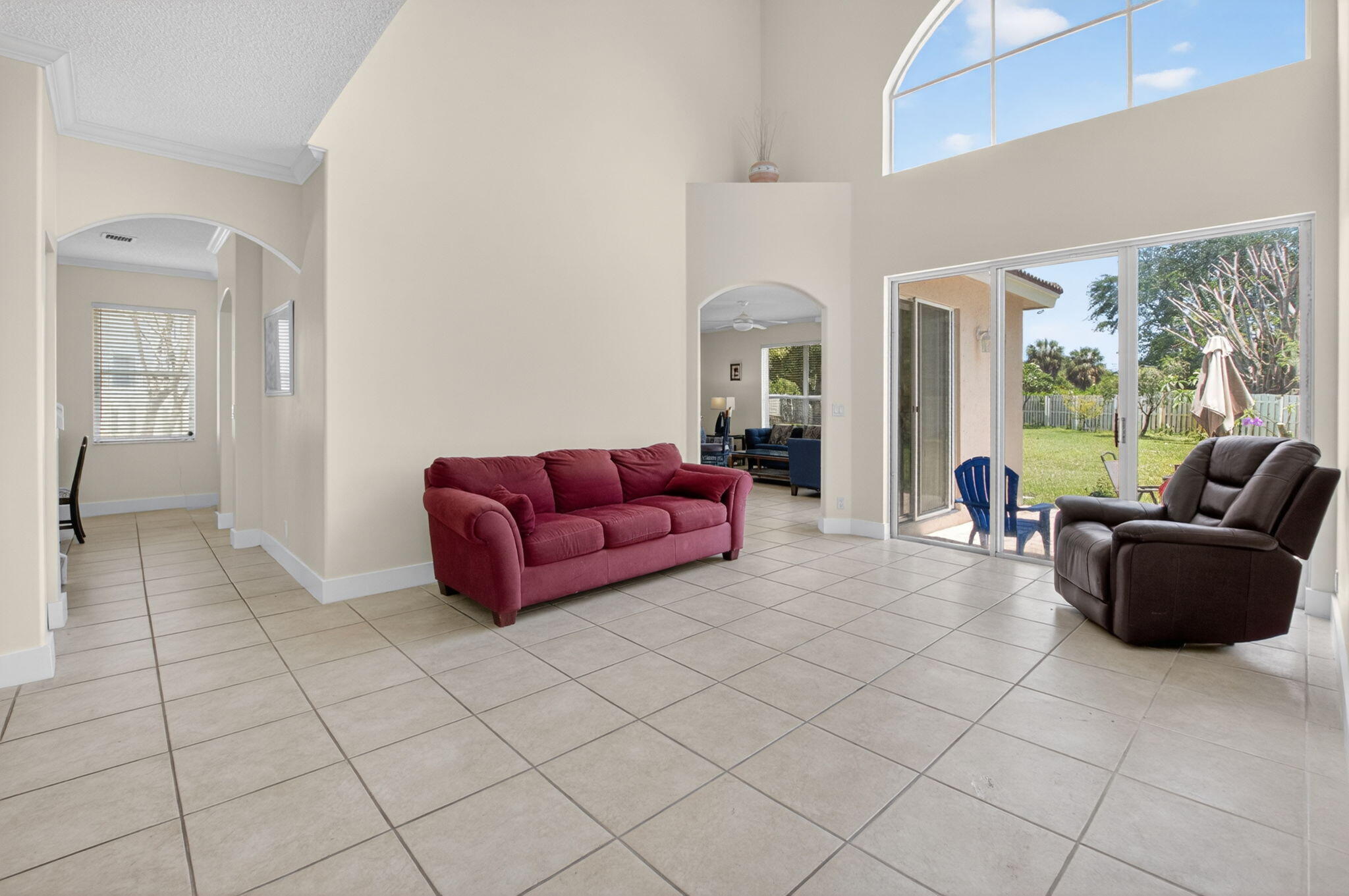 6207 Shadow Tree Lane Property Photo 5