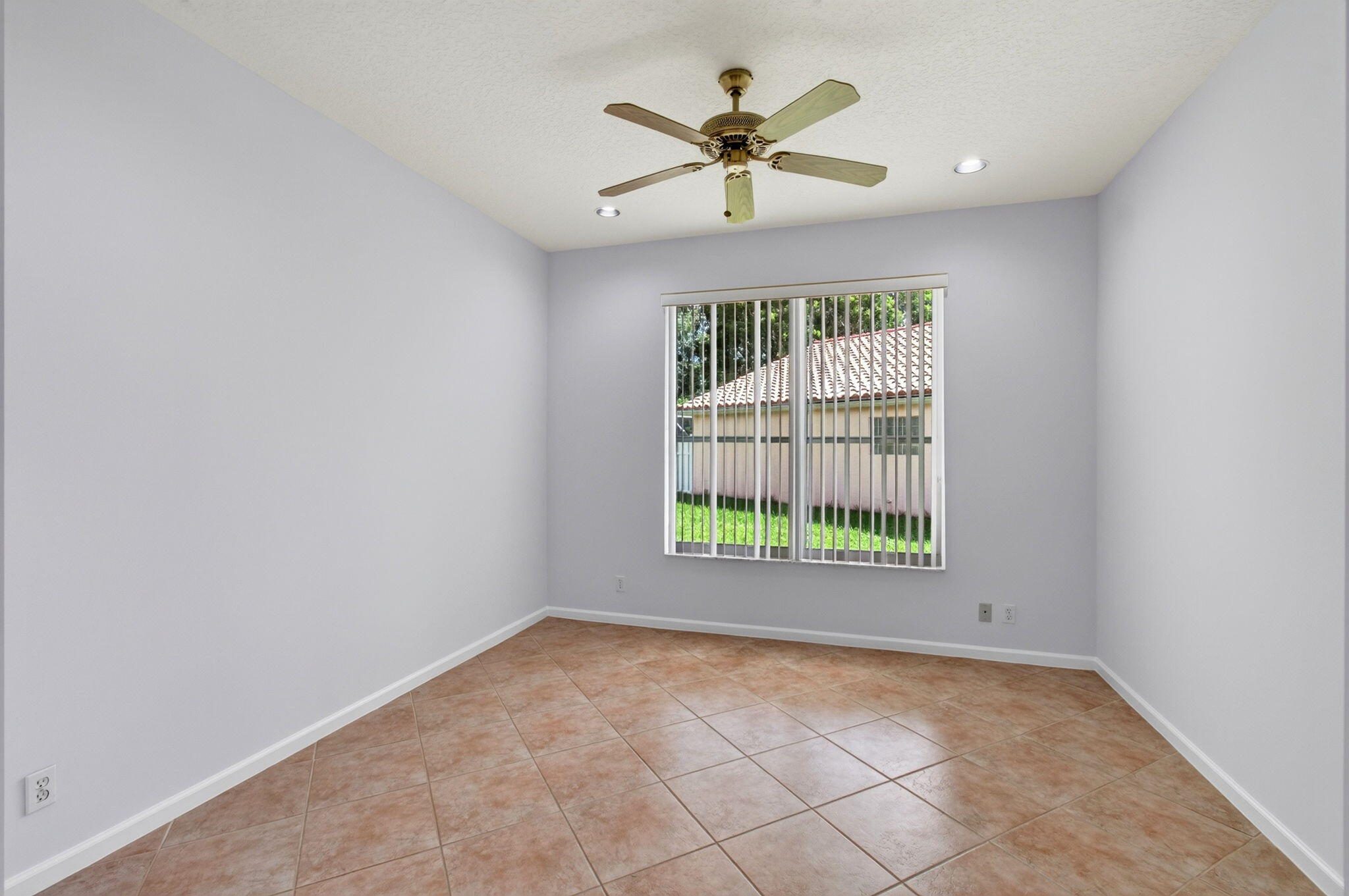 6453 Emerald Breeze Way Property Photo 4