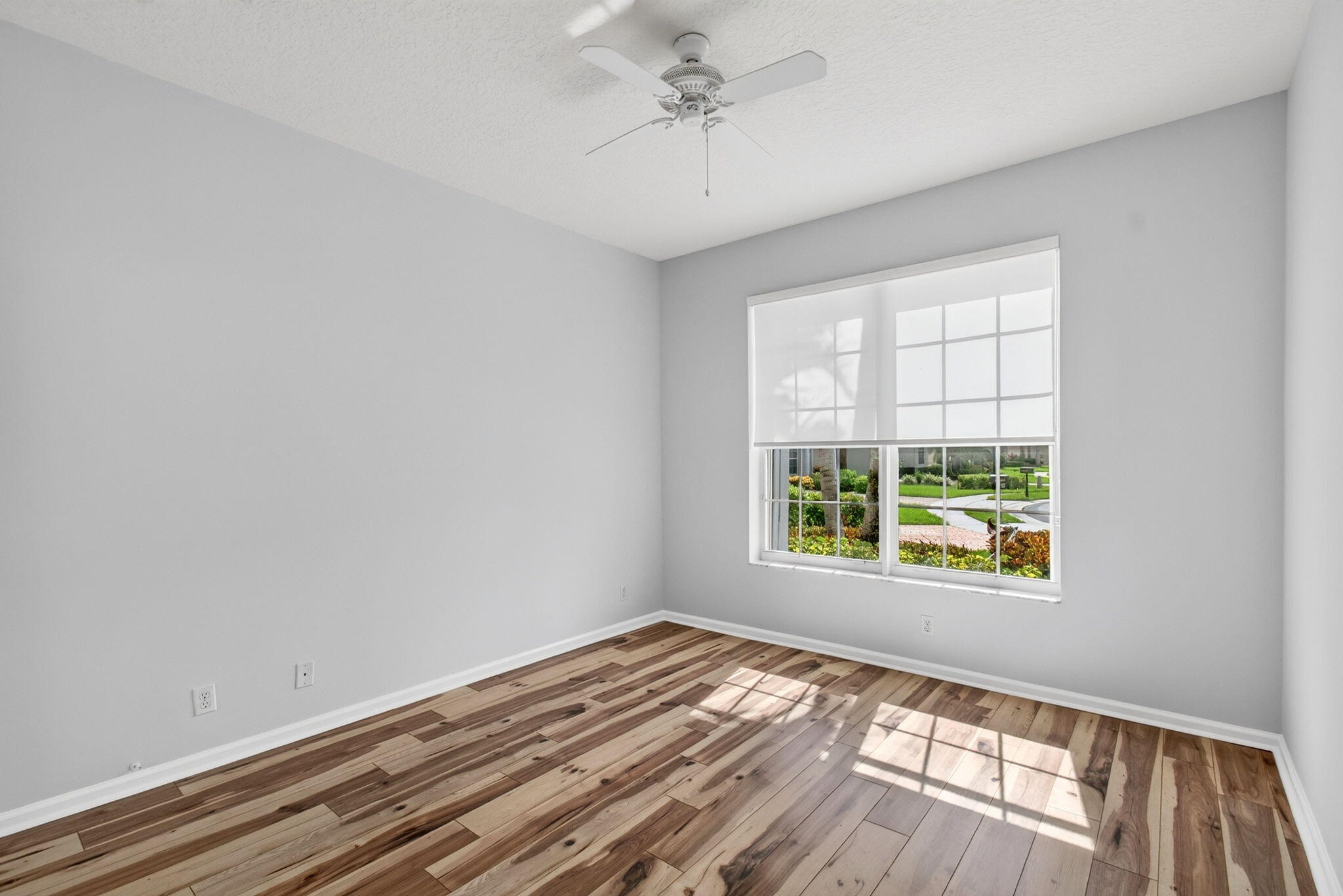 6453 Emerald Breeze Way Property Photo 13