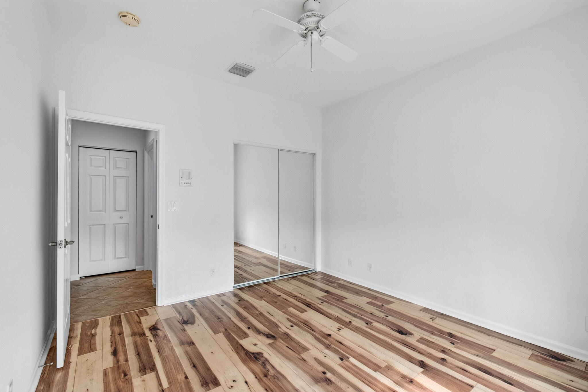 6453 Emerald Breeze Way Property Photo 14