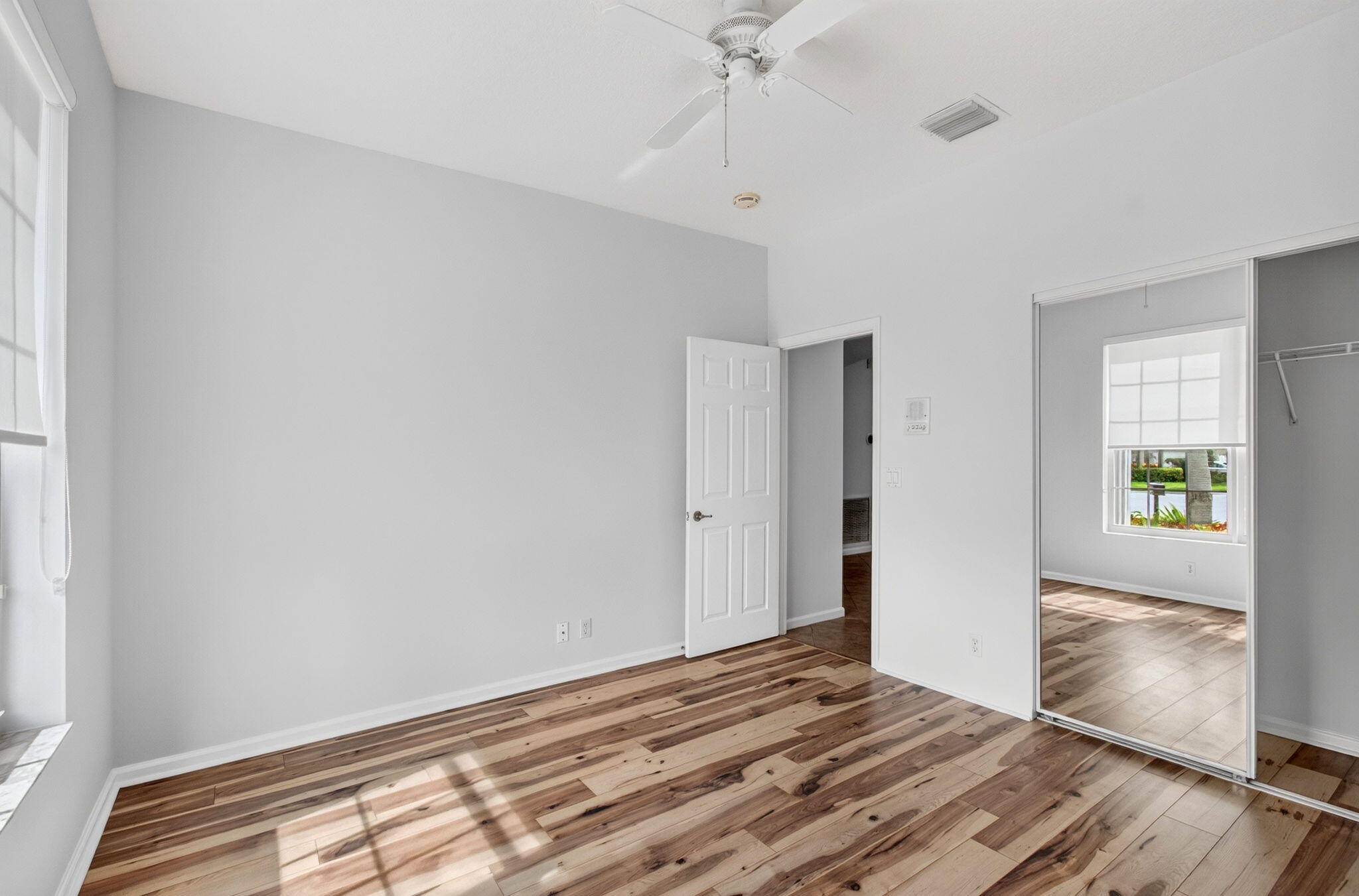 6453 Emerald Breeze Way Property Photo 15