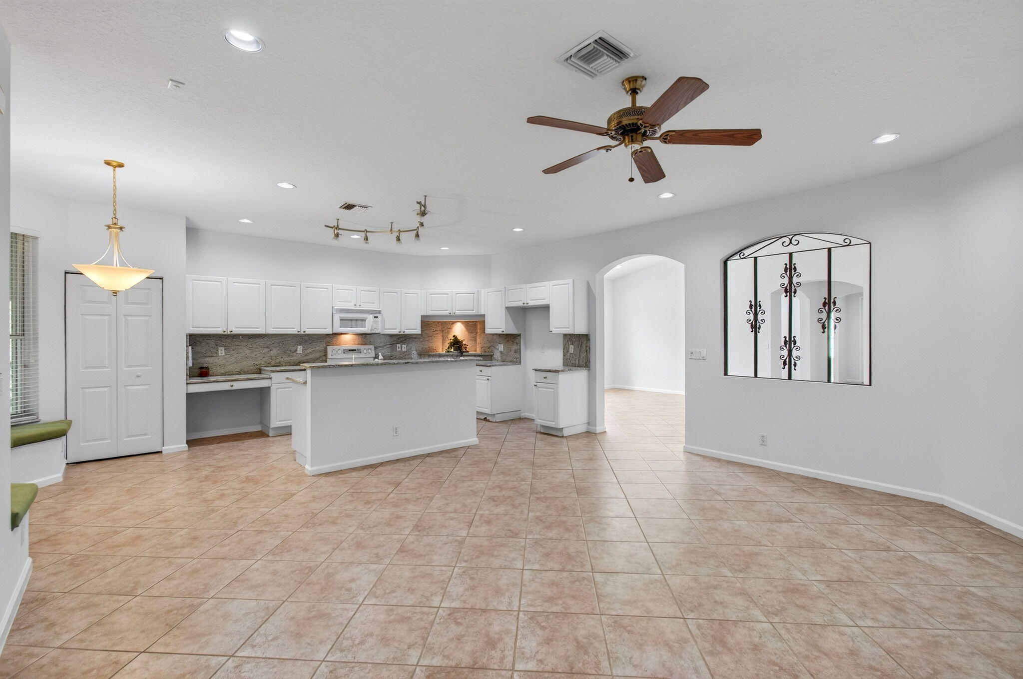 6453 Emerald Breeze Way Property Photo 28