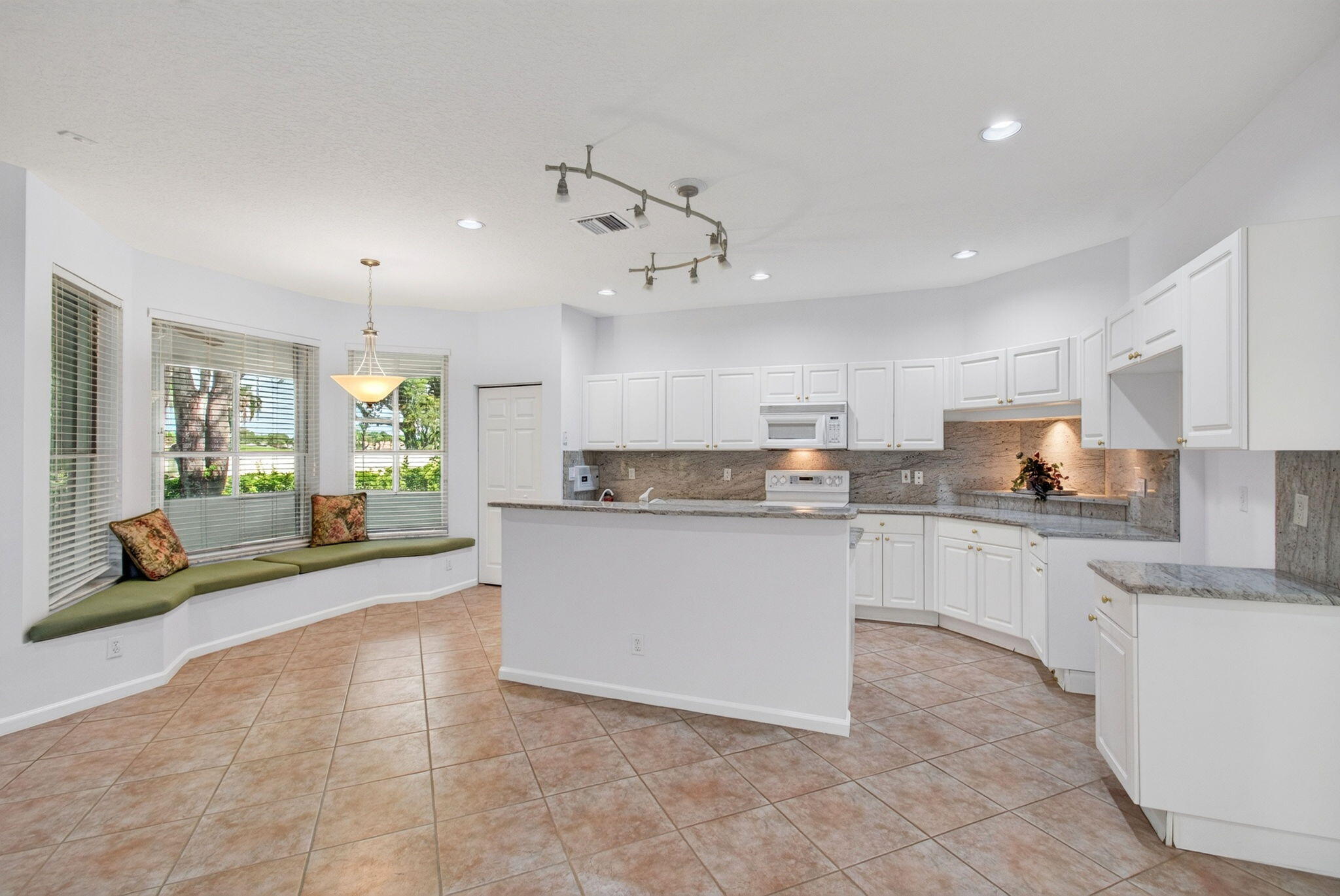 6453 Emerald Breeze Way Property Photo 29