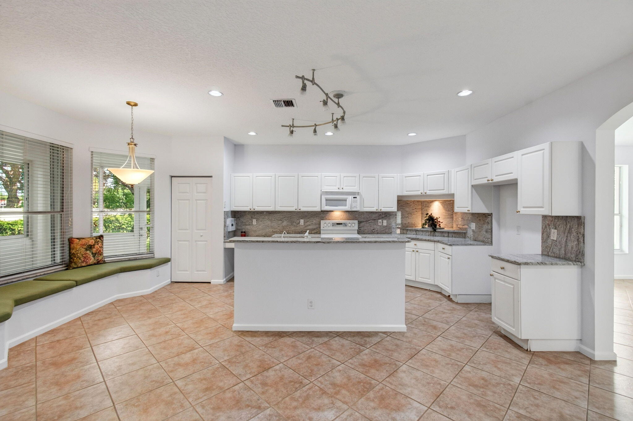 6453 Emerald Breeze Way Property Photo 30
