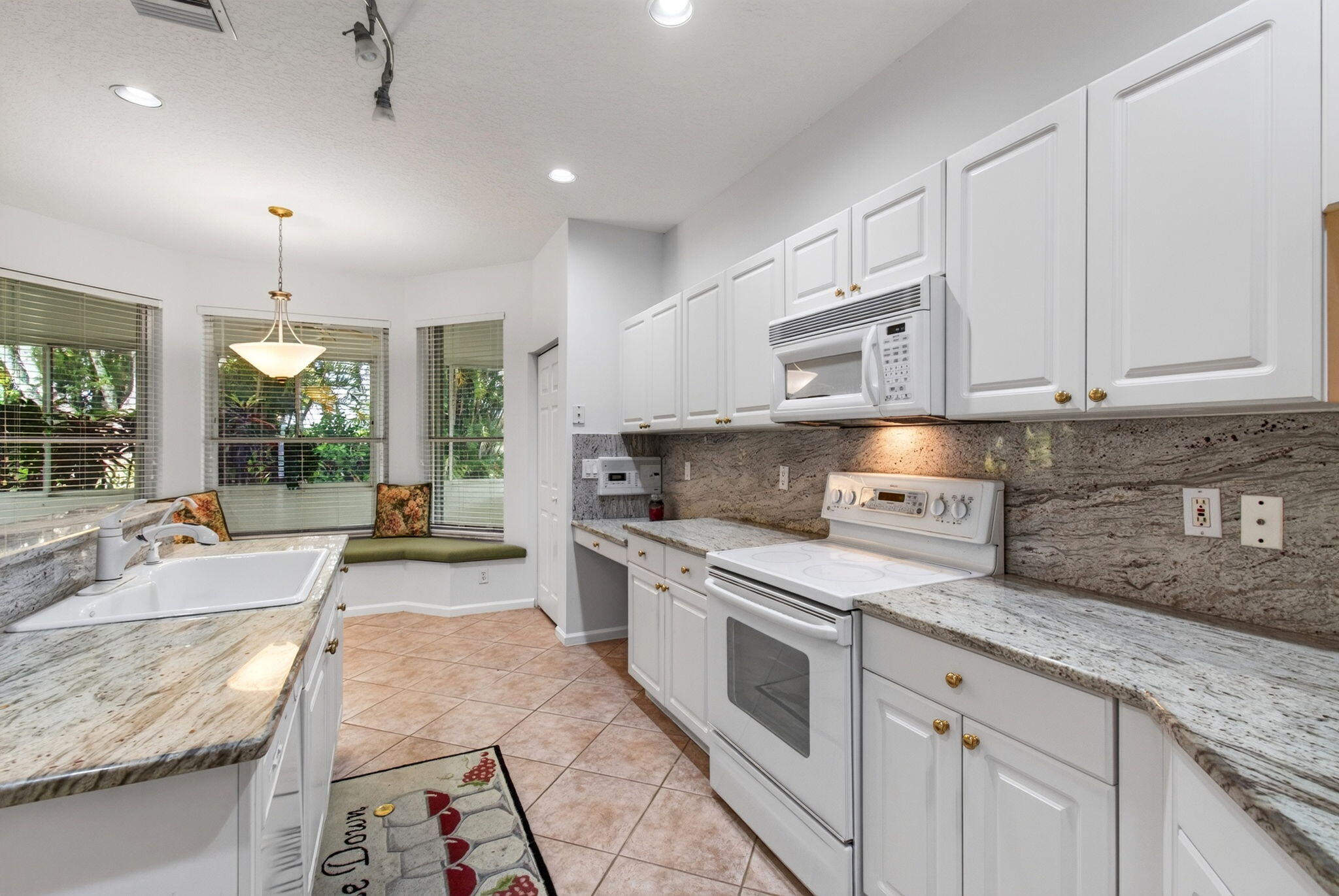 6453 Emerald Breeze Way Property Photo 35