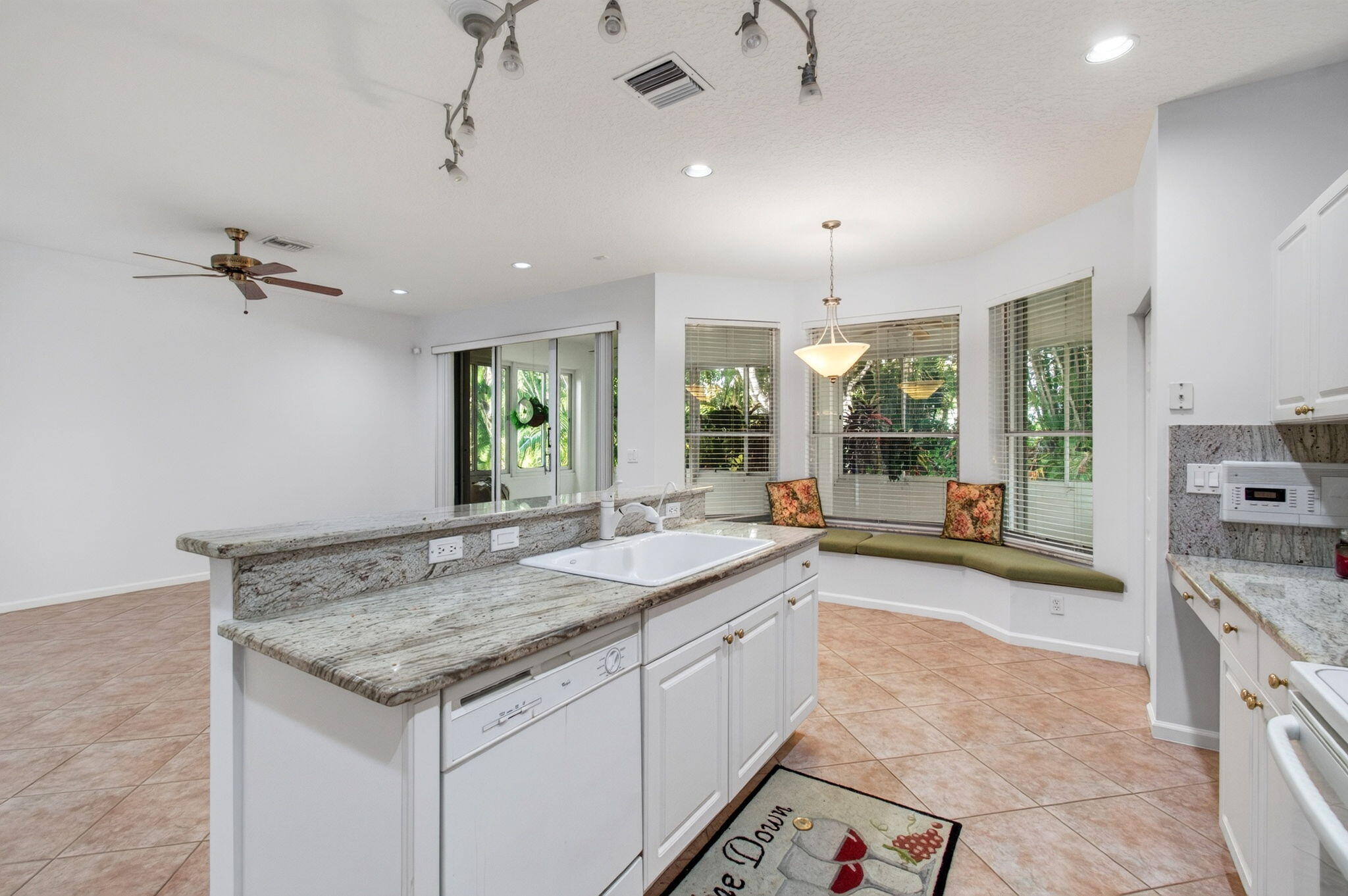 6453 Emerald Breeze Way Property Photo 36