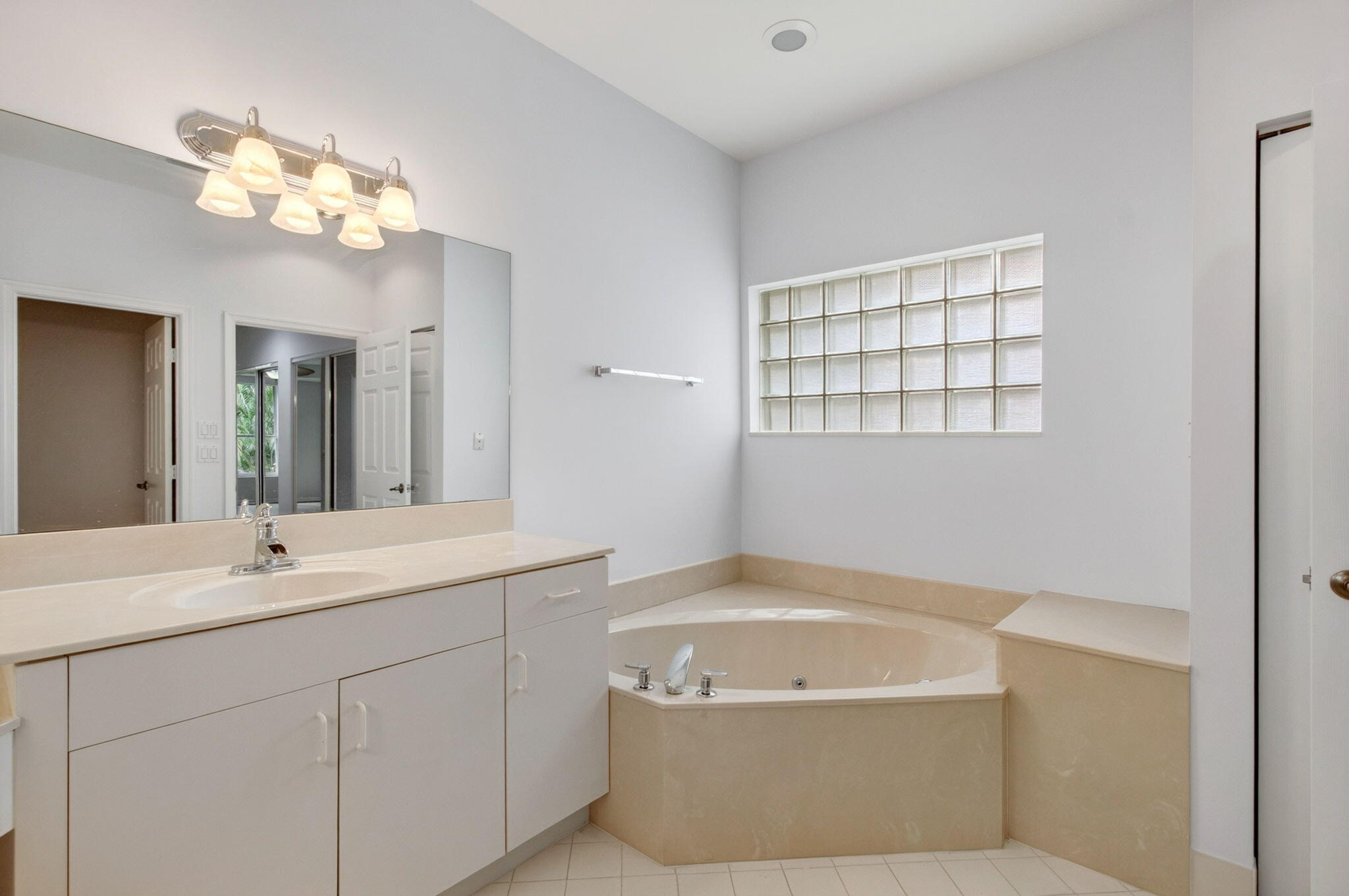 6453 Emerald Breeze Way Property Photo 48