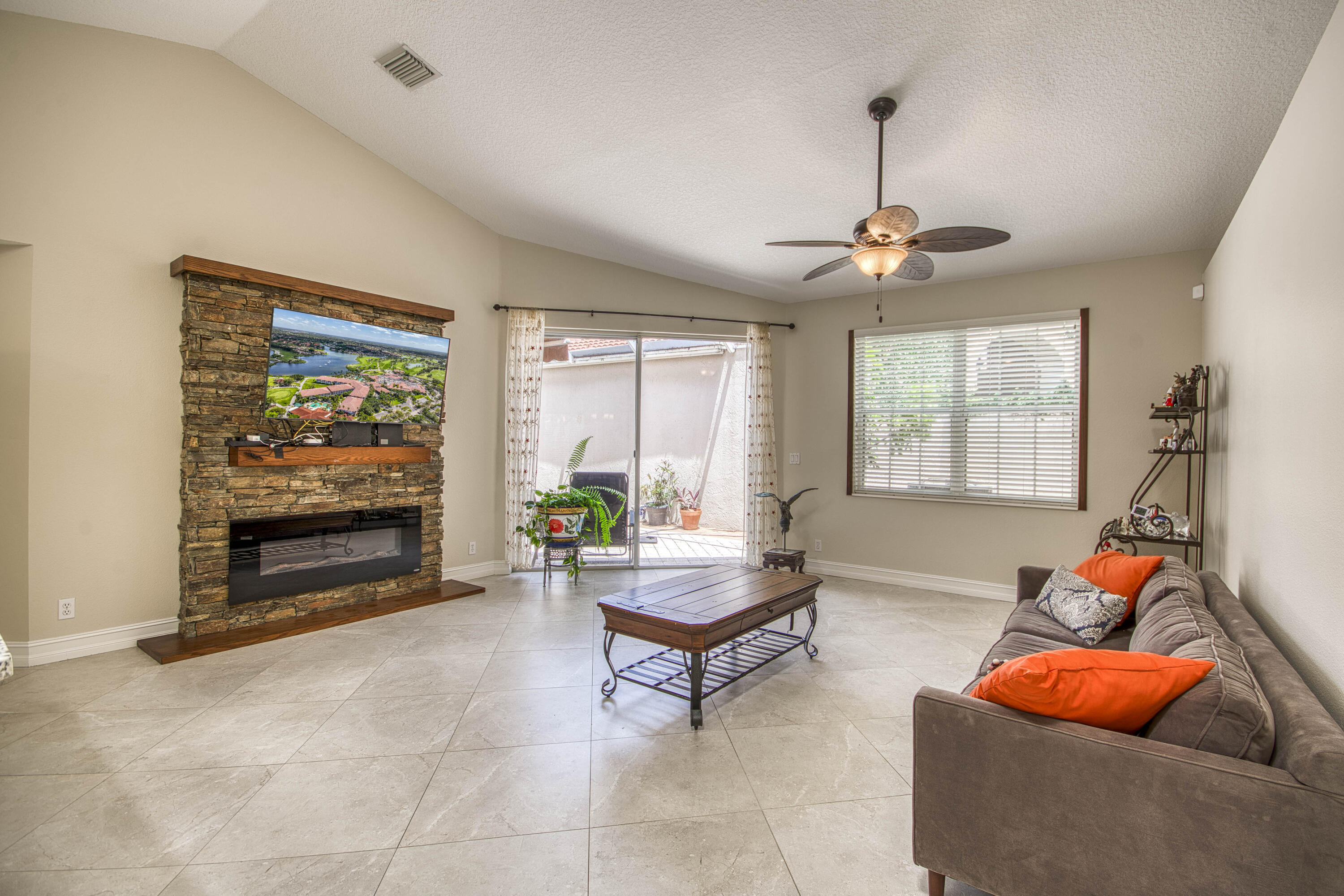 20 Via Aurelia Property Photo 3