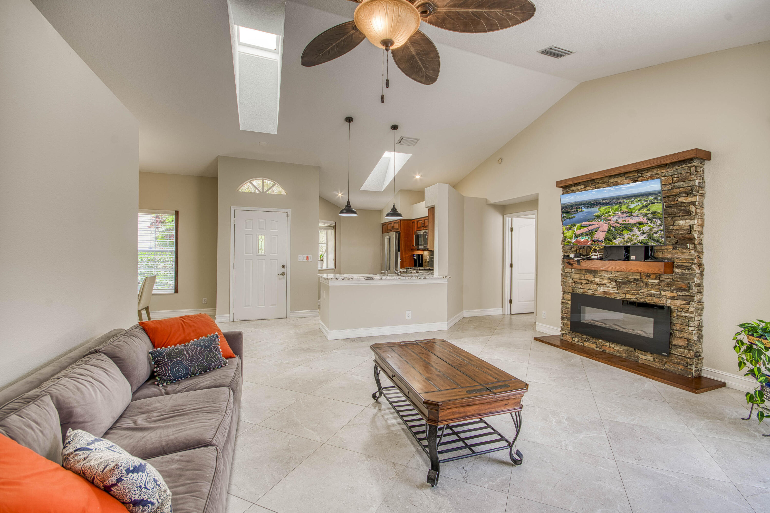 20 Via Aurelia Property Photo 4