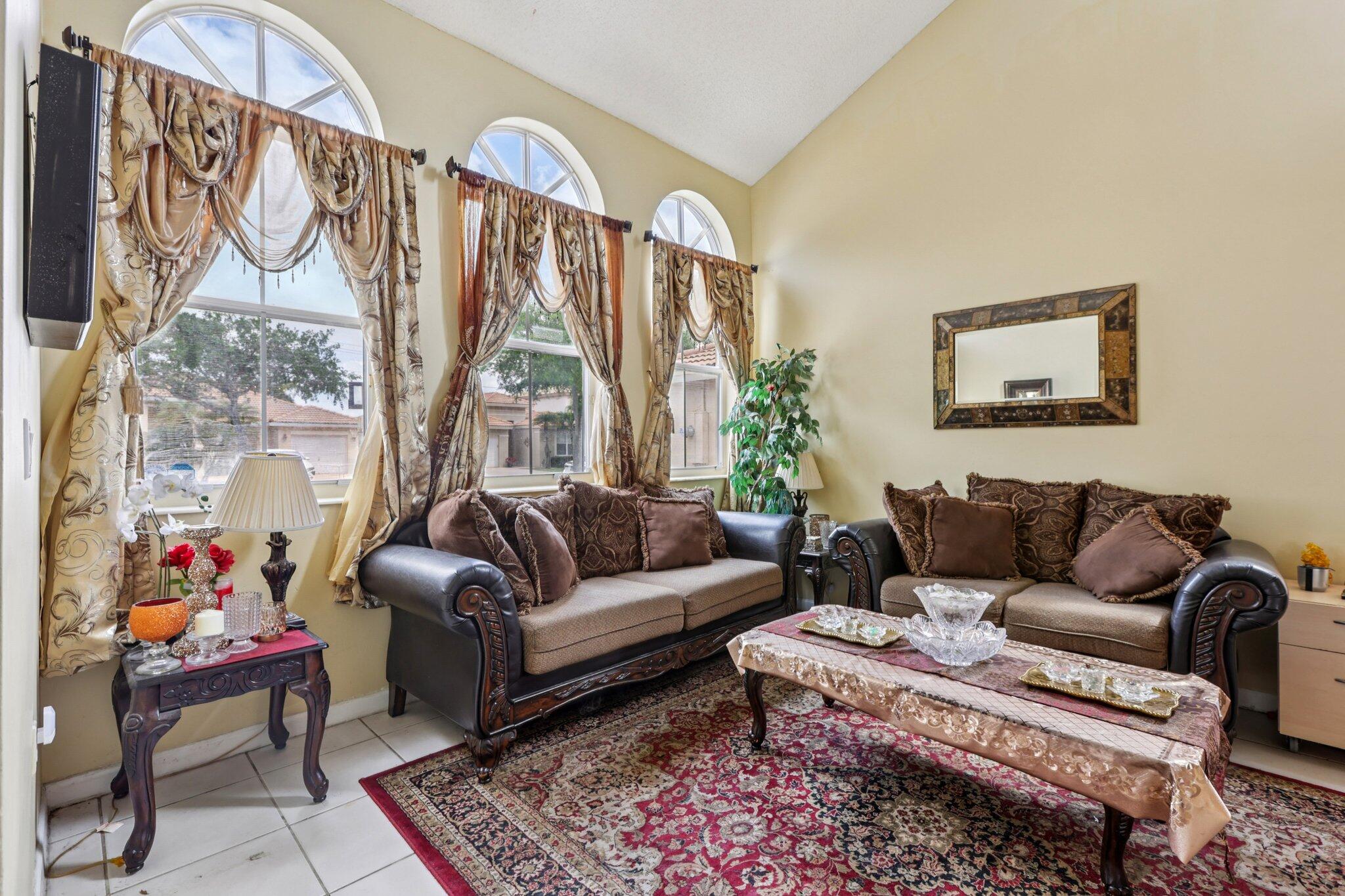 405 E Royal Cove Circle Property Photo 6