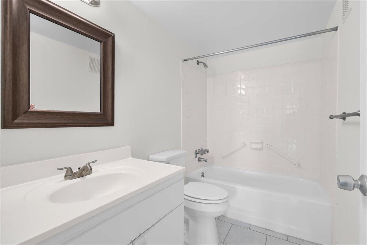 2950 Se Ocean Boulevard 14-1 Property Photo 31
