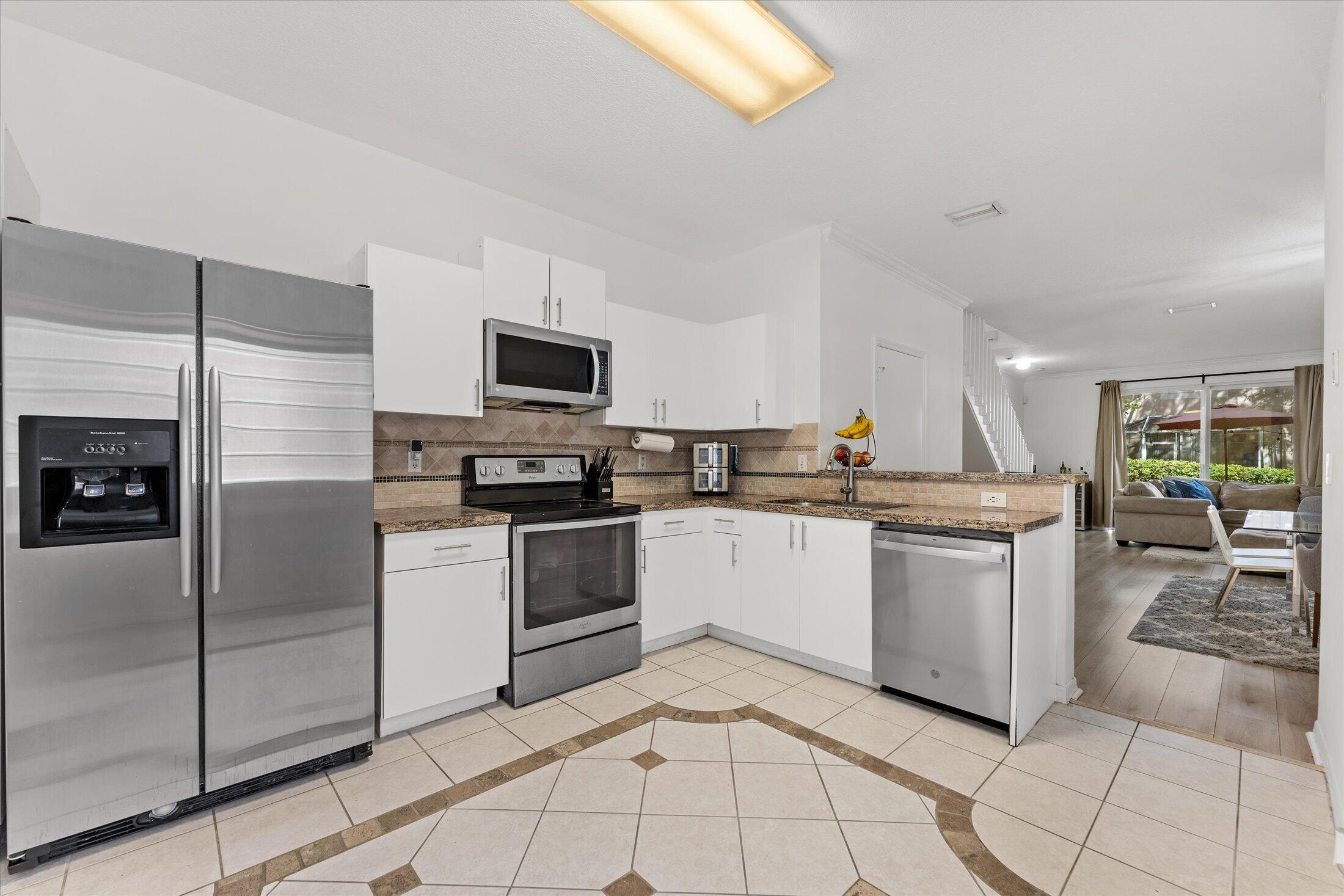 2264 Salerno Circle Property Photo 8