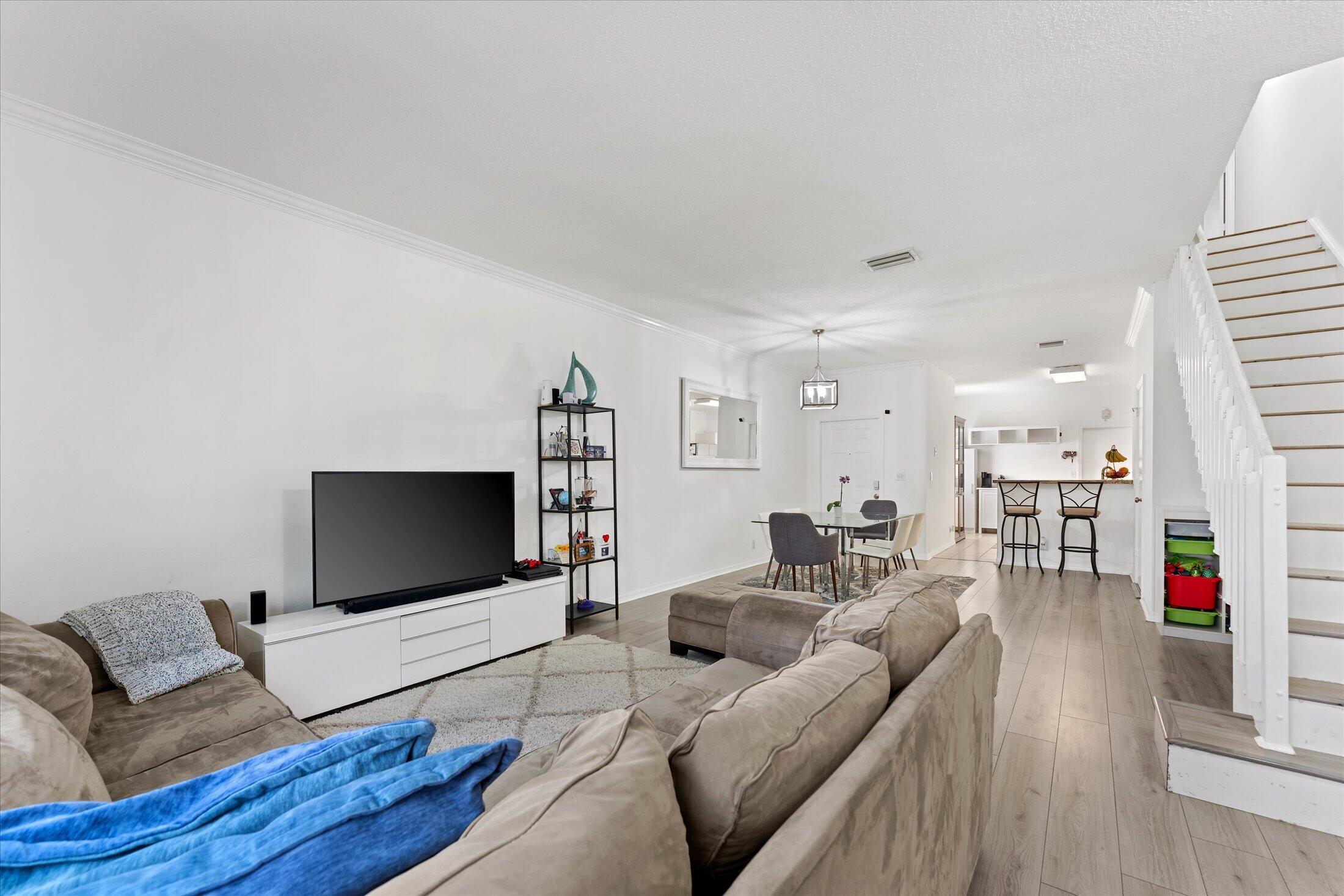 2264 Salerno Circle Property Photo 10