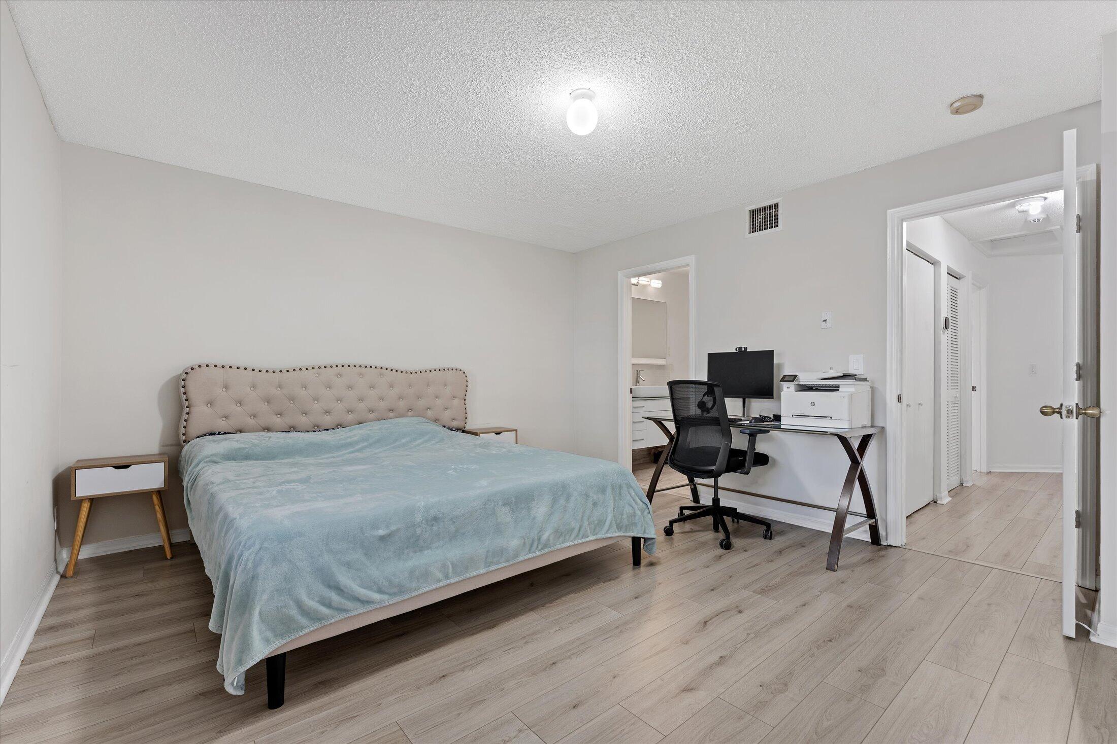 2264 Salerno Circle Property Photo 12