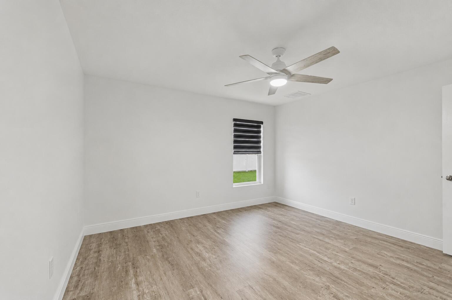 380 Sw Donna Terrace Property Photo 12