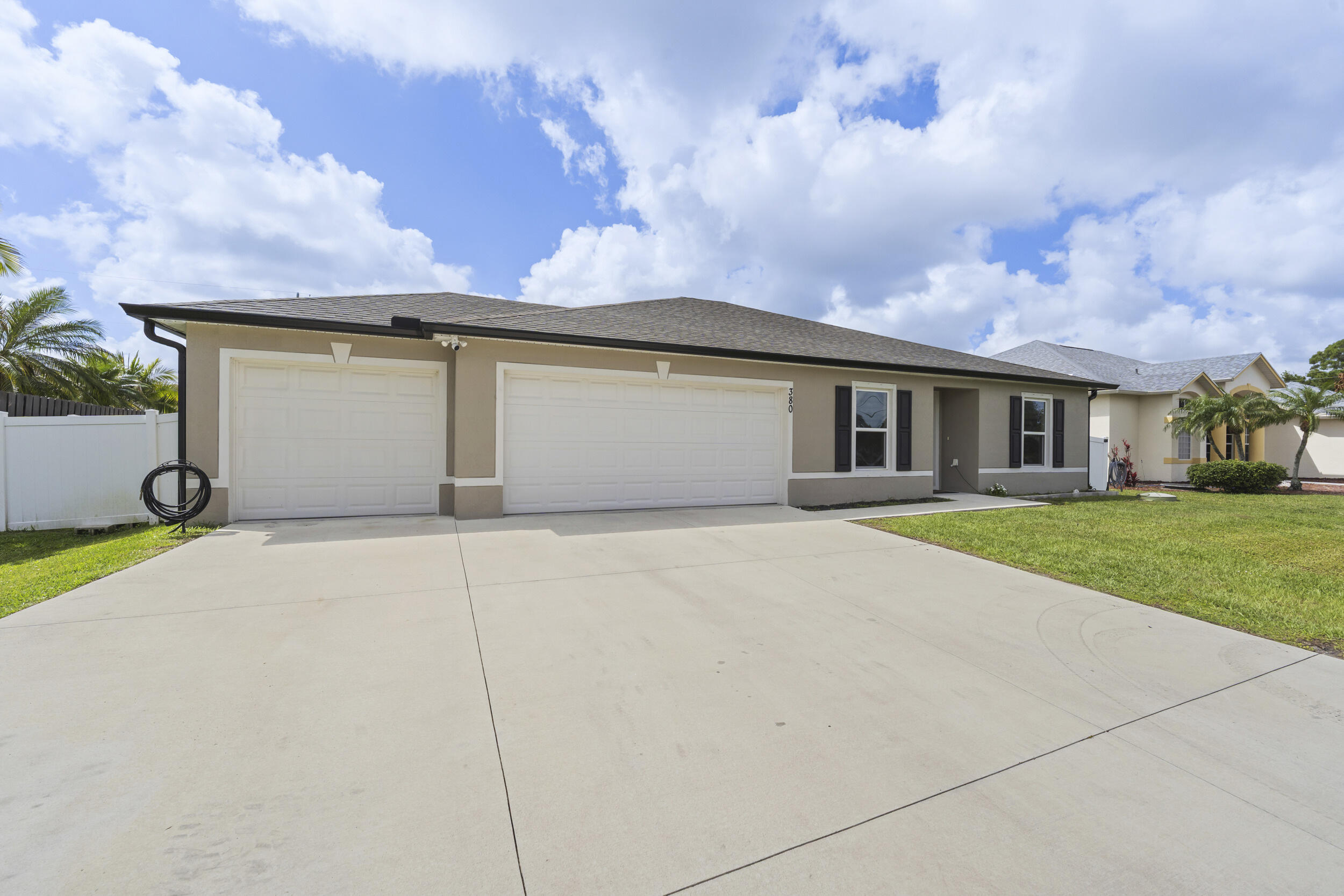 380 Sw Donna Terrace Property Photo 16