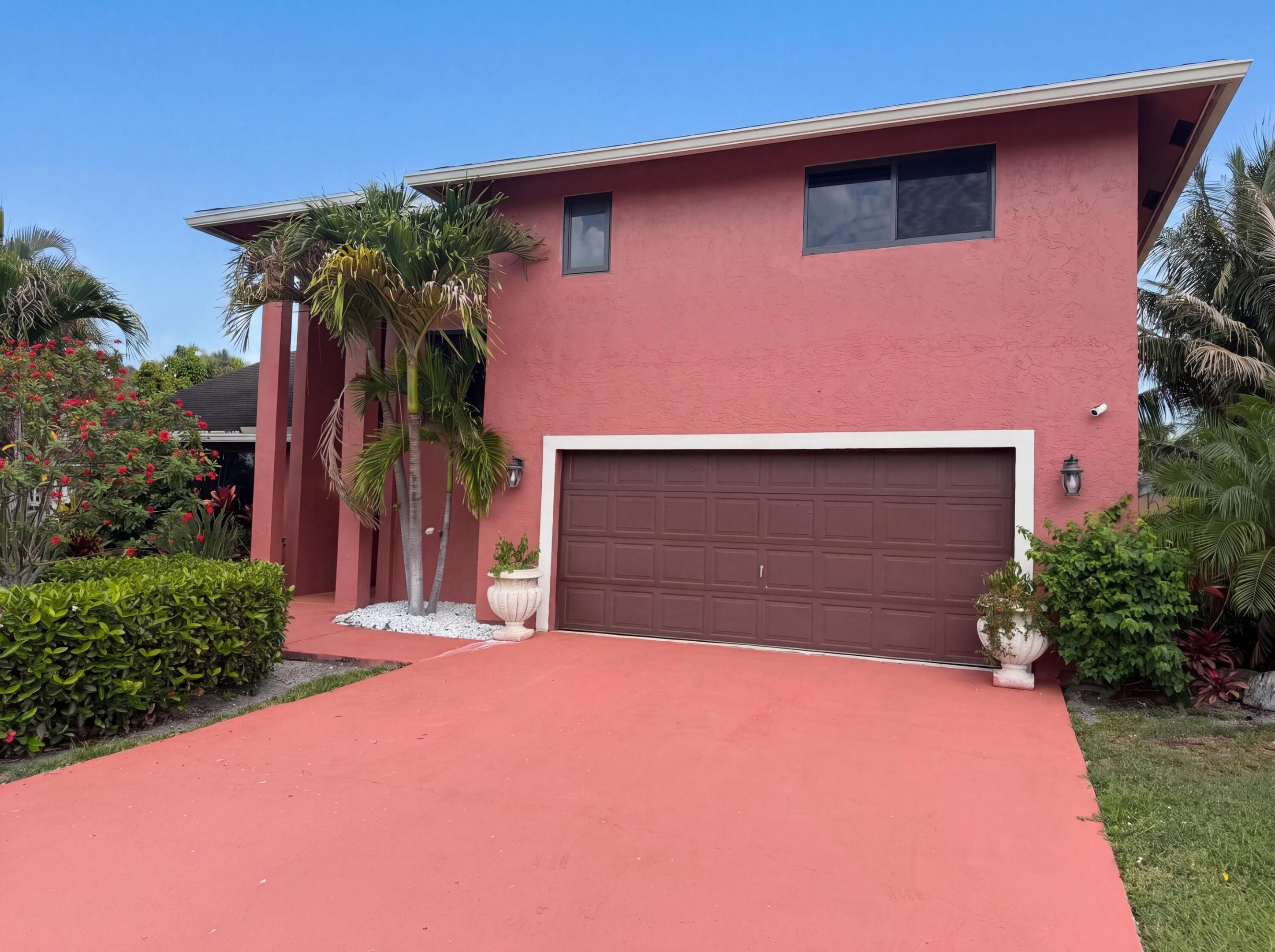 118 Waterway Property Photo 1
