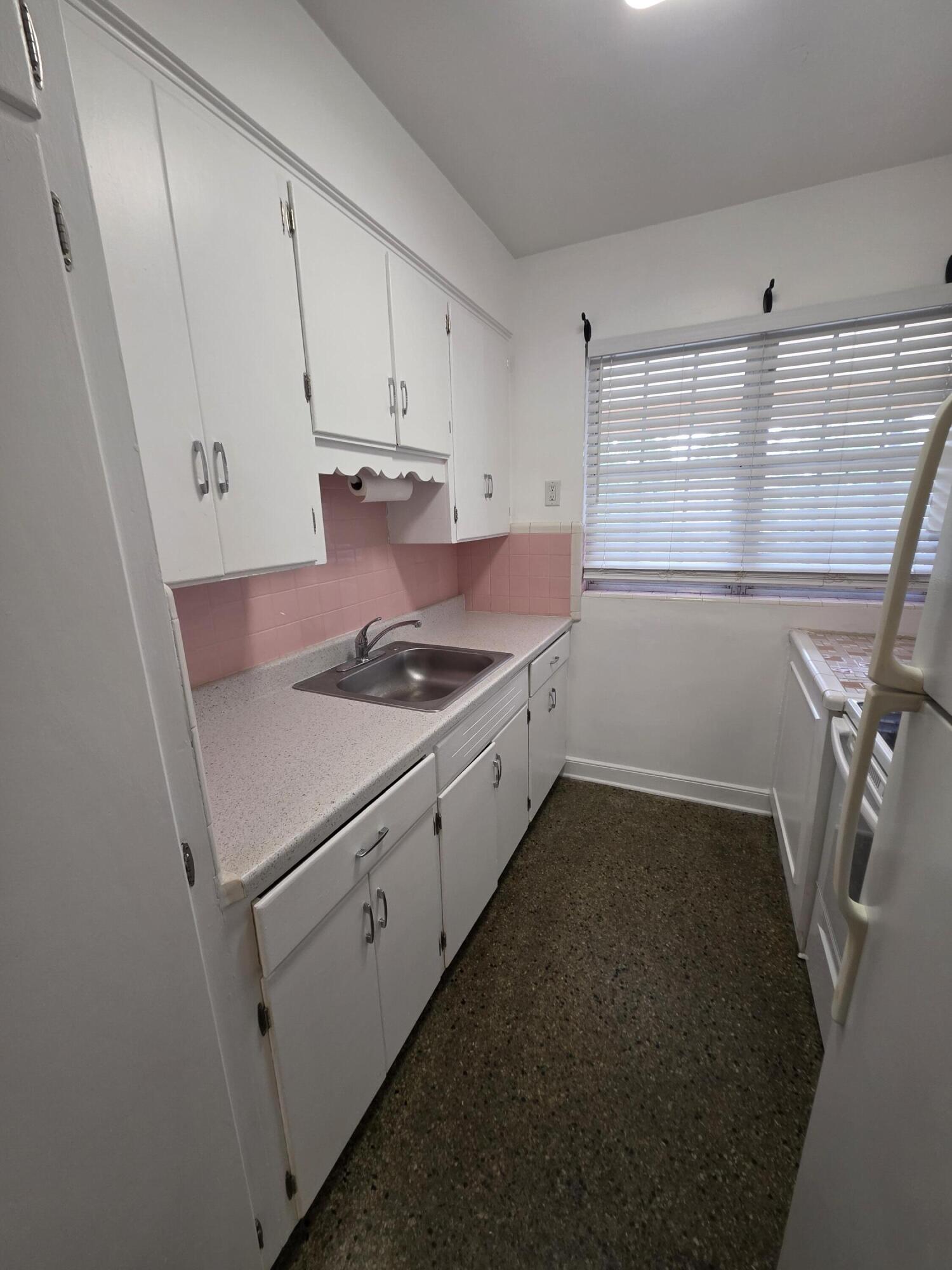 3637 S Olive Avenue Property Photo 6
